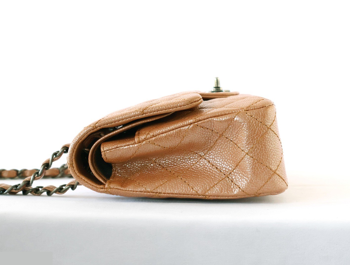 Matelassé 25 Lambskin Double Flap Double Chain Shoulder Bag with Pearl — view 6