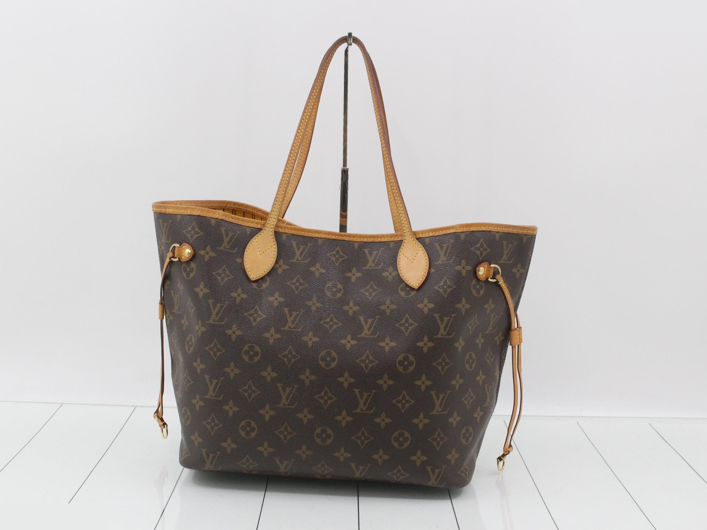 Neverfull MM with pouch — view 2
