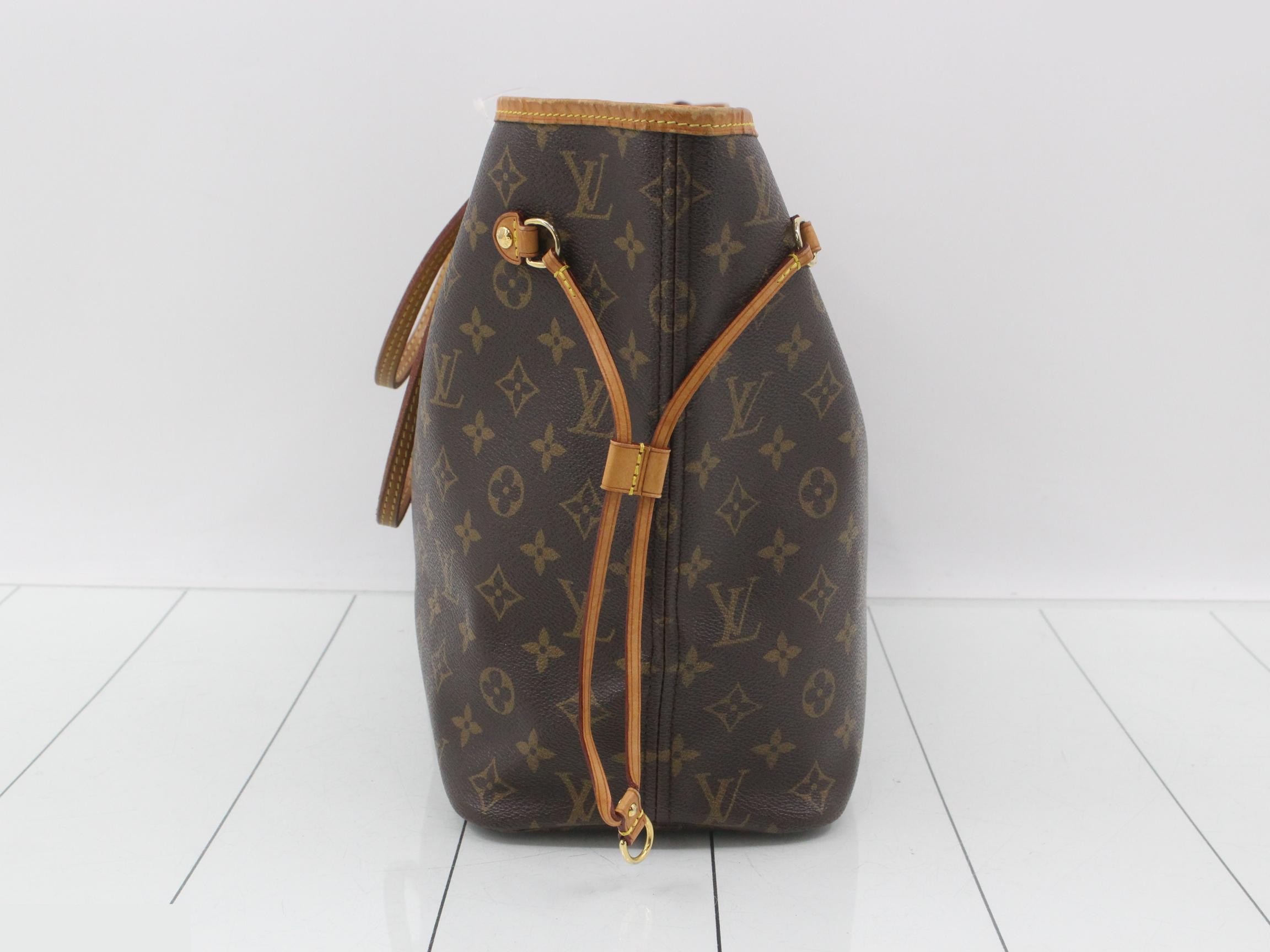 Neverfull MM with pouch — view 3