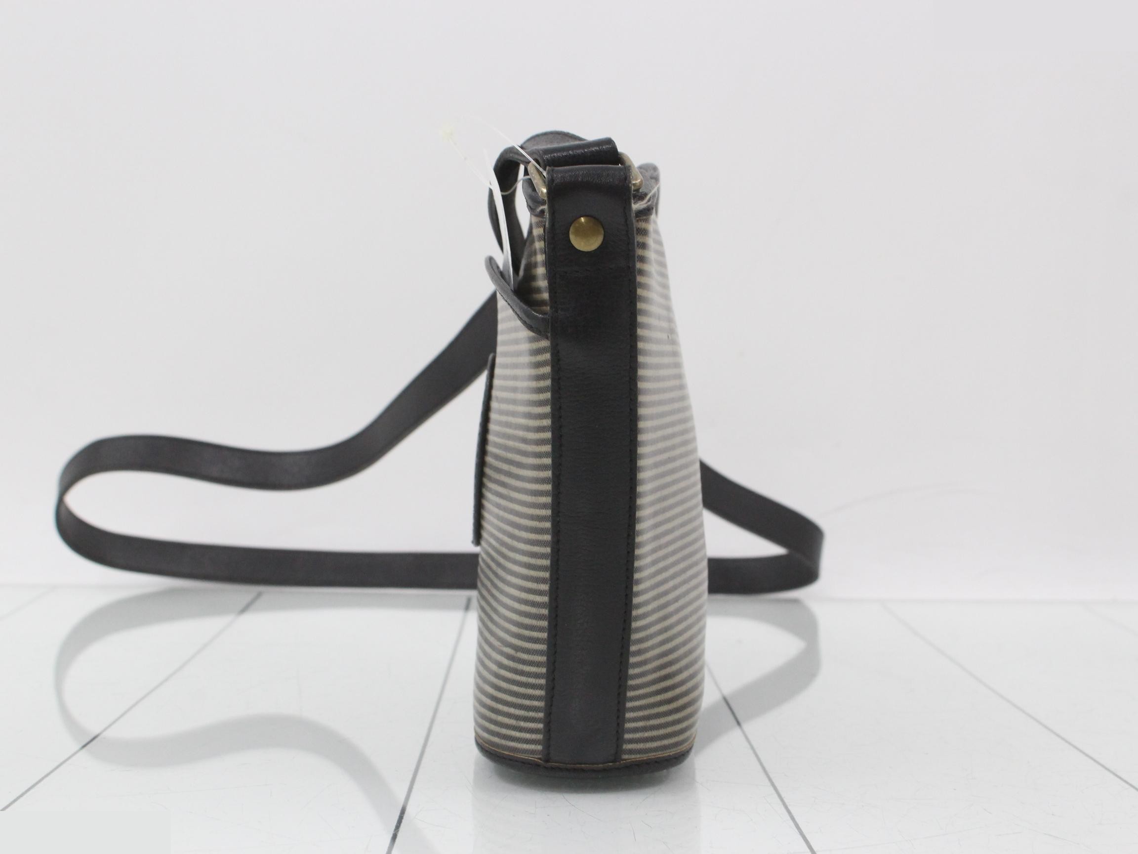 Trapezoidal shoulder bag — view 3