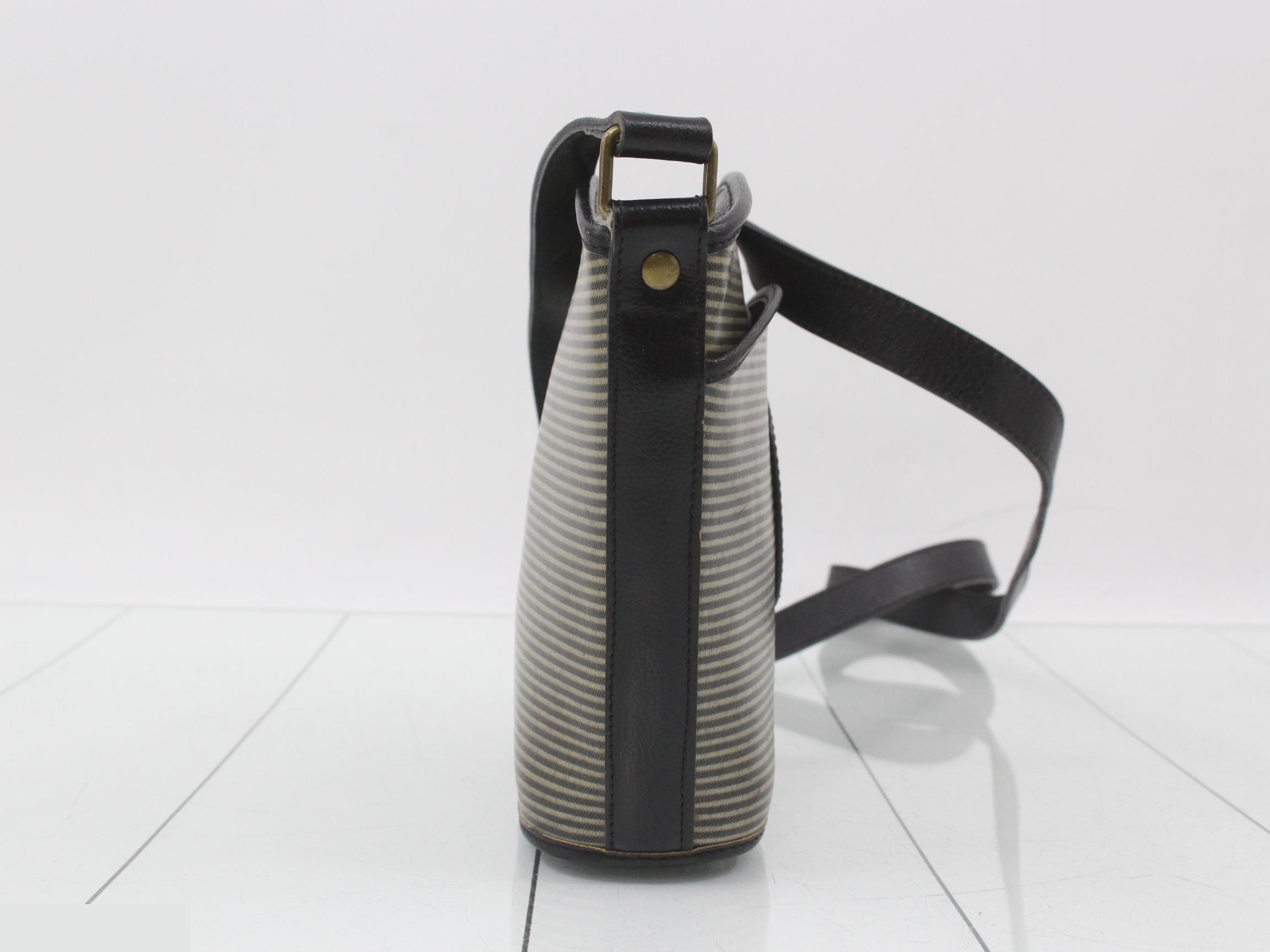 Trapezoidal shoulder bag — view 4