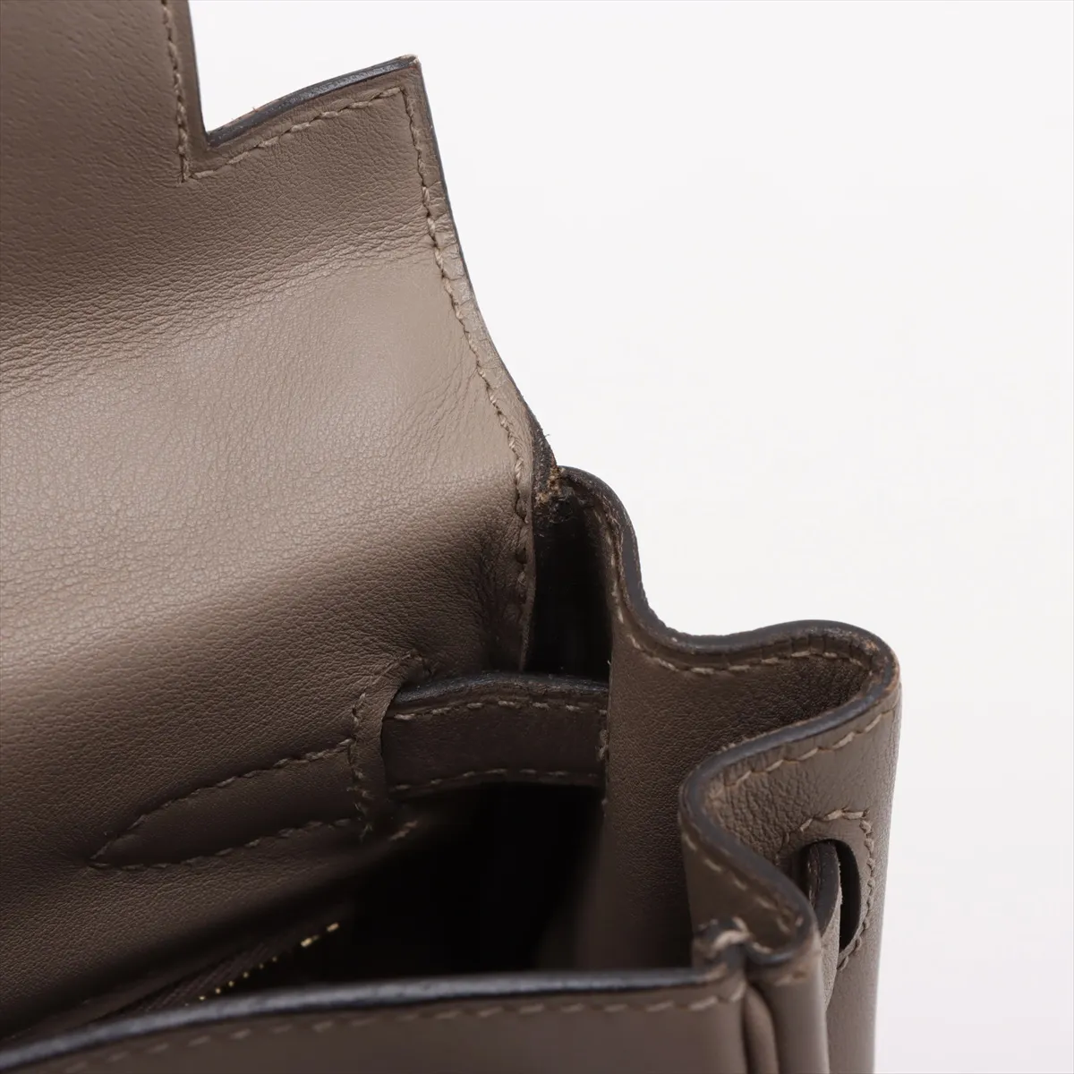 [Individually packaged] Hermes Kelly 25 Letournée, Veau Swift, Tourterelle Grey, Gold Hardware, C: 2018 — view 13