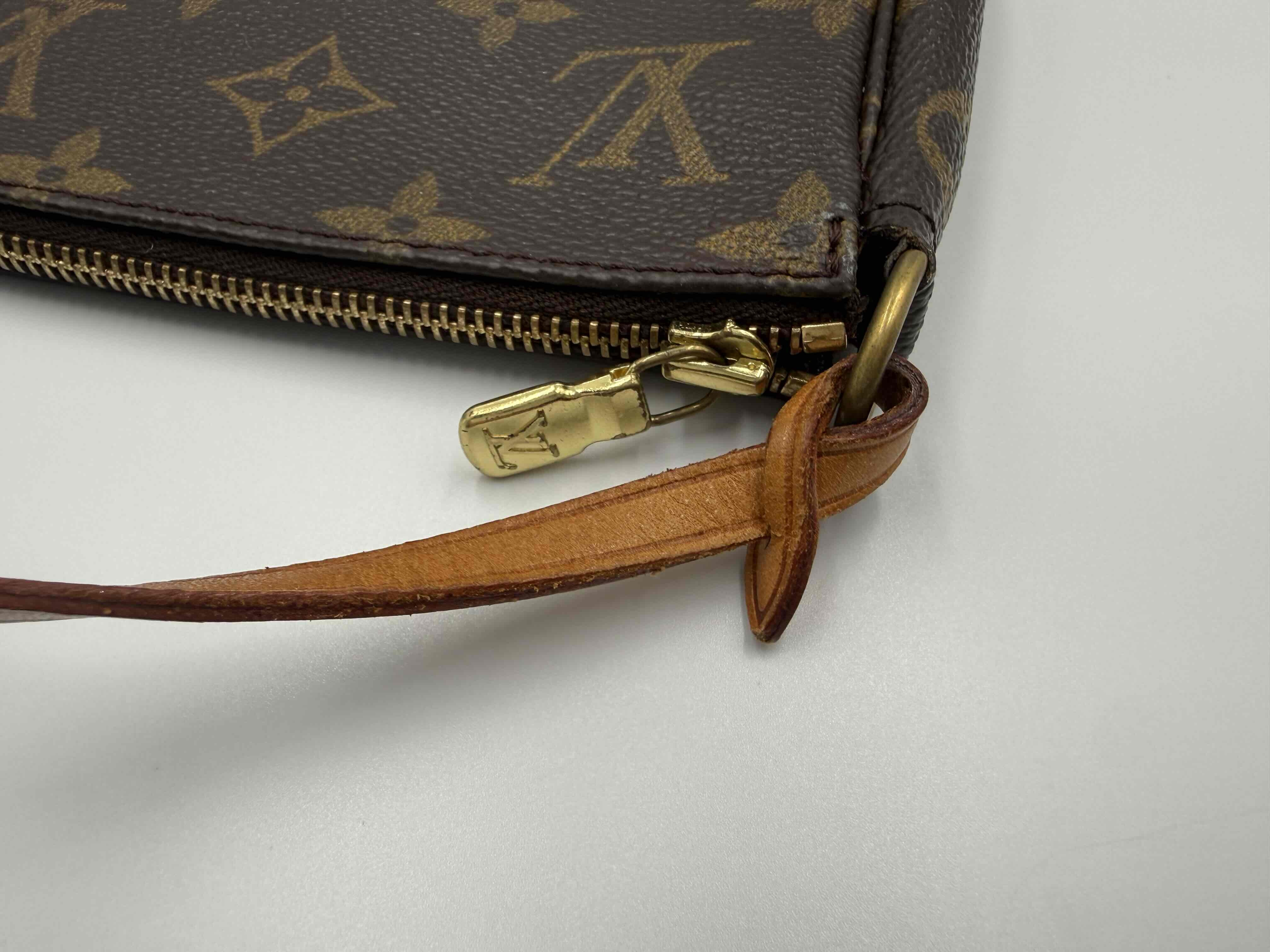 Monogram Pochette Accessoires M51980 Pouch — view 4