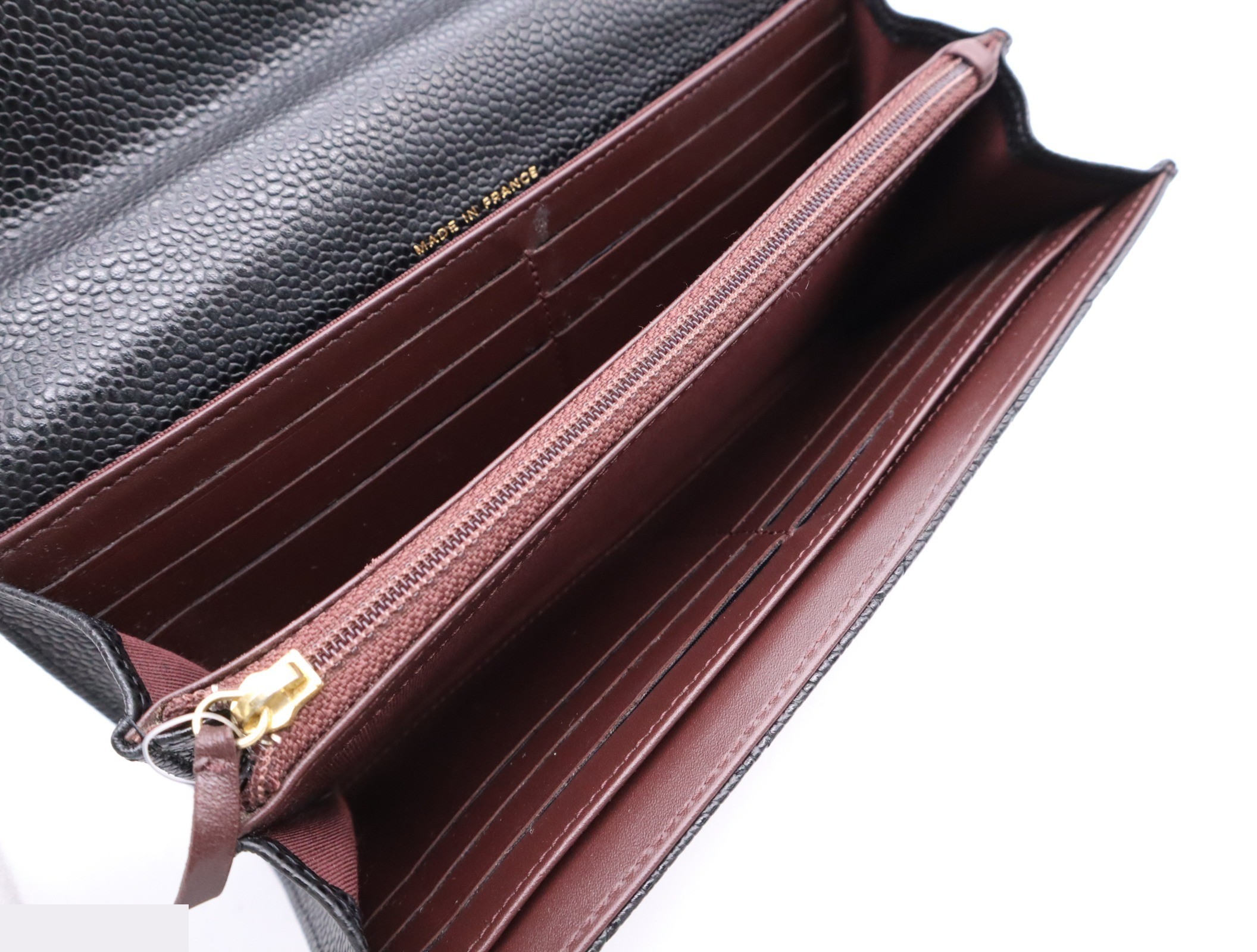 Caviar leather Matelassé Classic flap wallet with card and box. — view 6