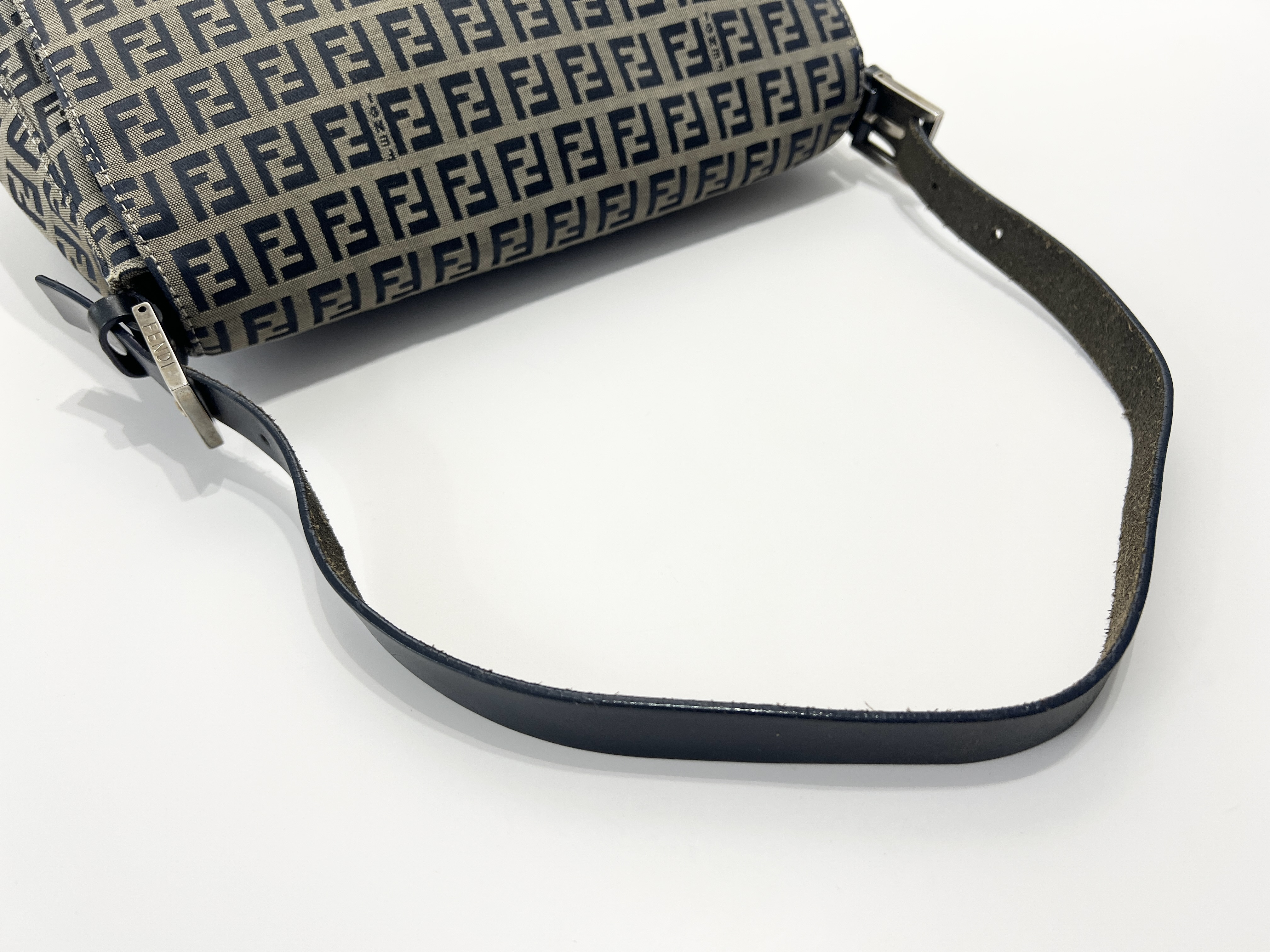Mamma Bucket Zucchino Zucca Canvas Leather One-Shoulder Bag — view 3