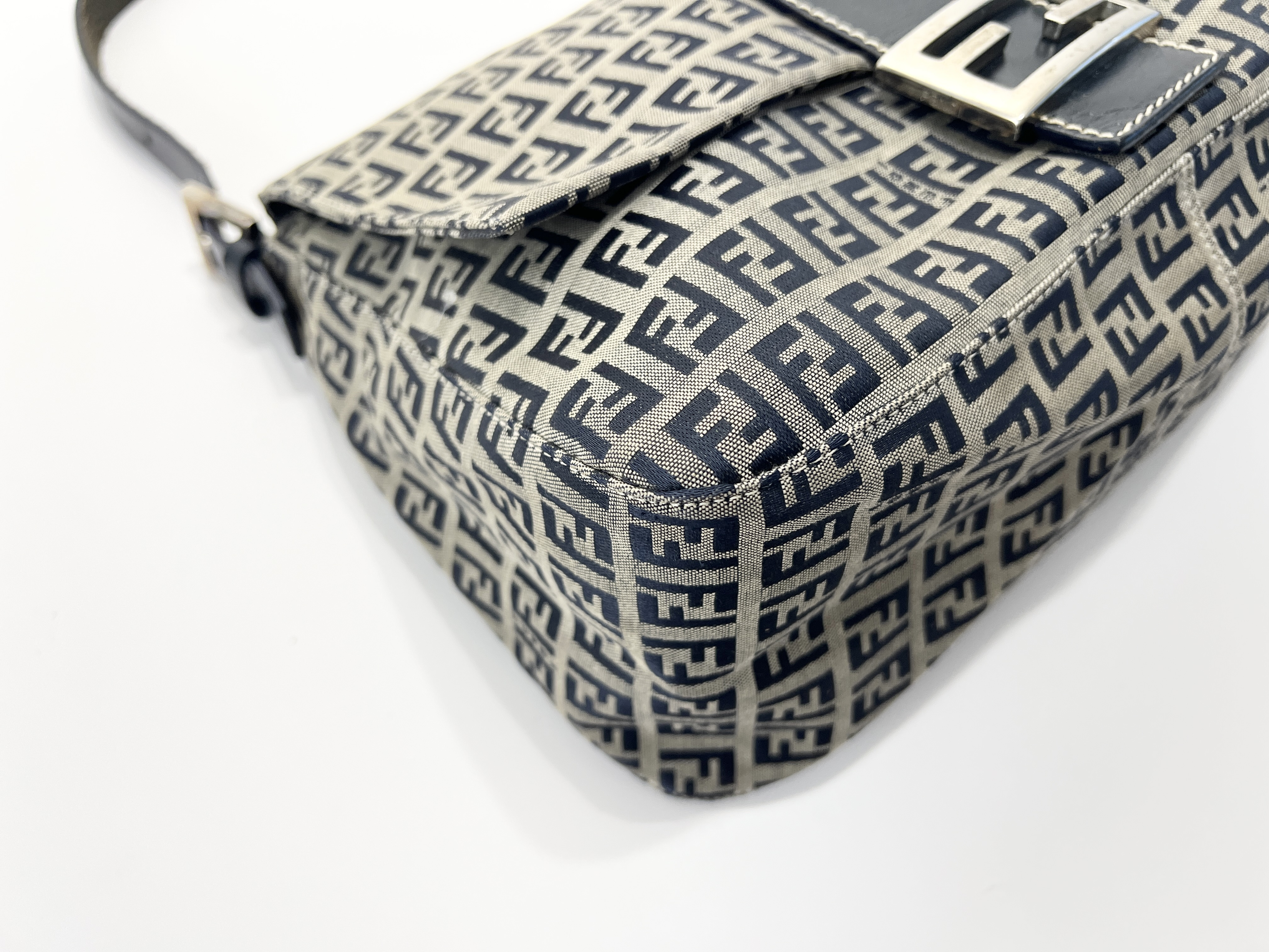 Mamma Bucket Zucchino Zucca Canvas Leather One-Shoulder Bag — view 9