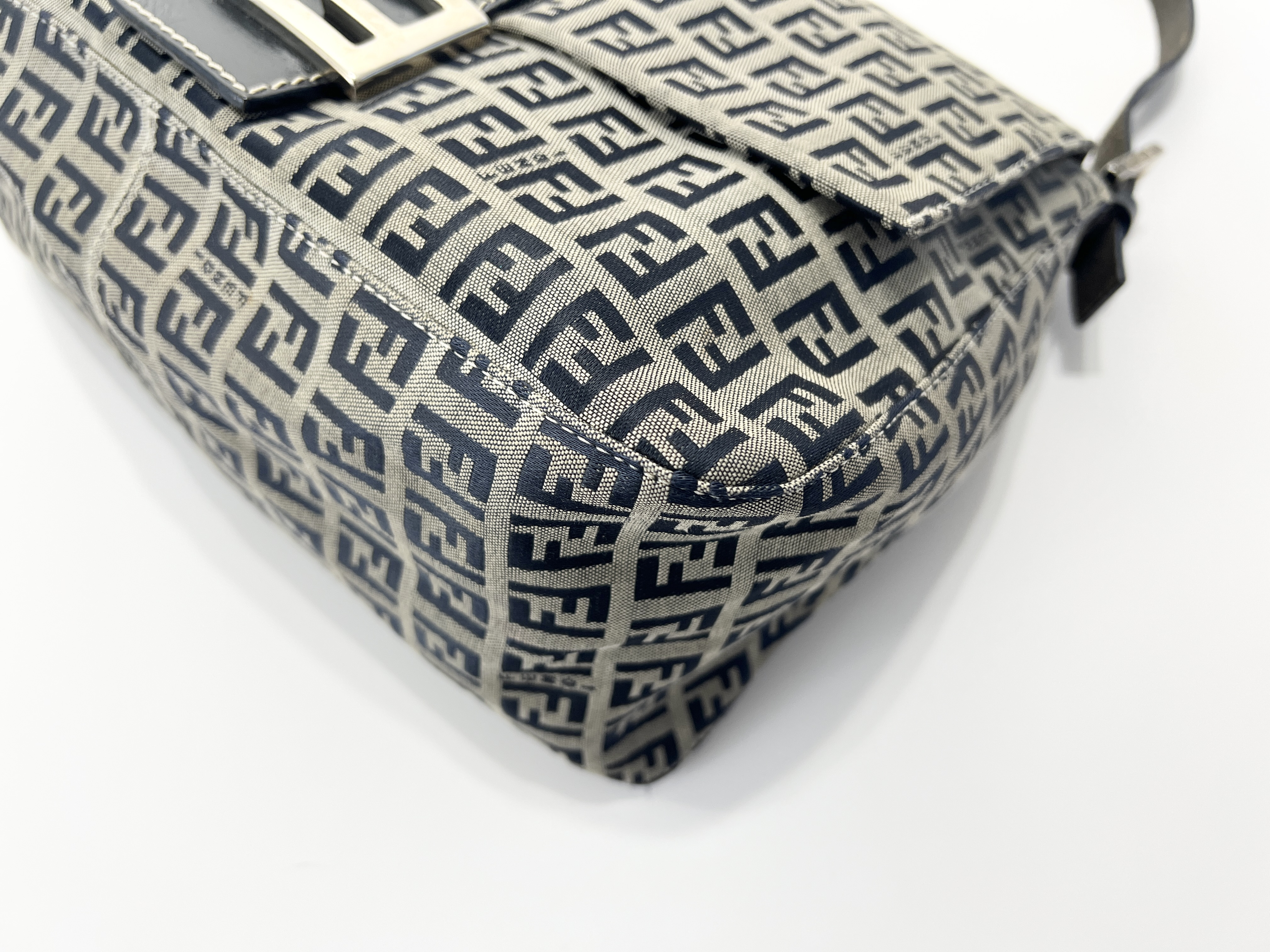 Mamma Bucket Zucchino Zucca Canvas Leather One-Shoulder Bag — view 10