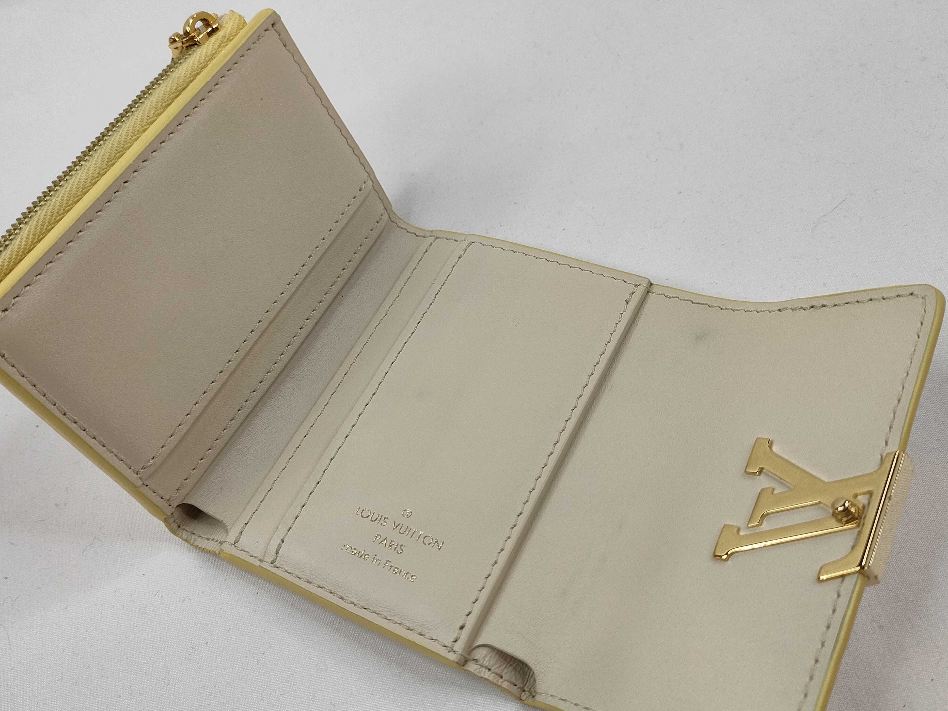 Portefeuille Capucines XS Taurillon Leather Wallet M83610 — view 8