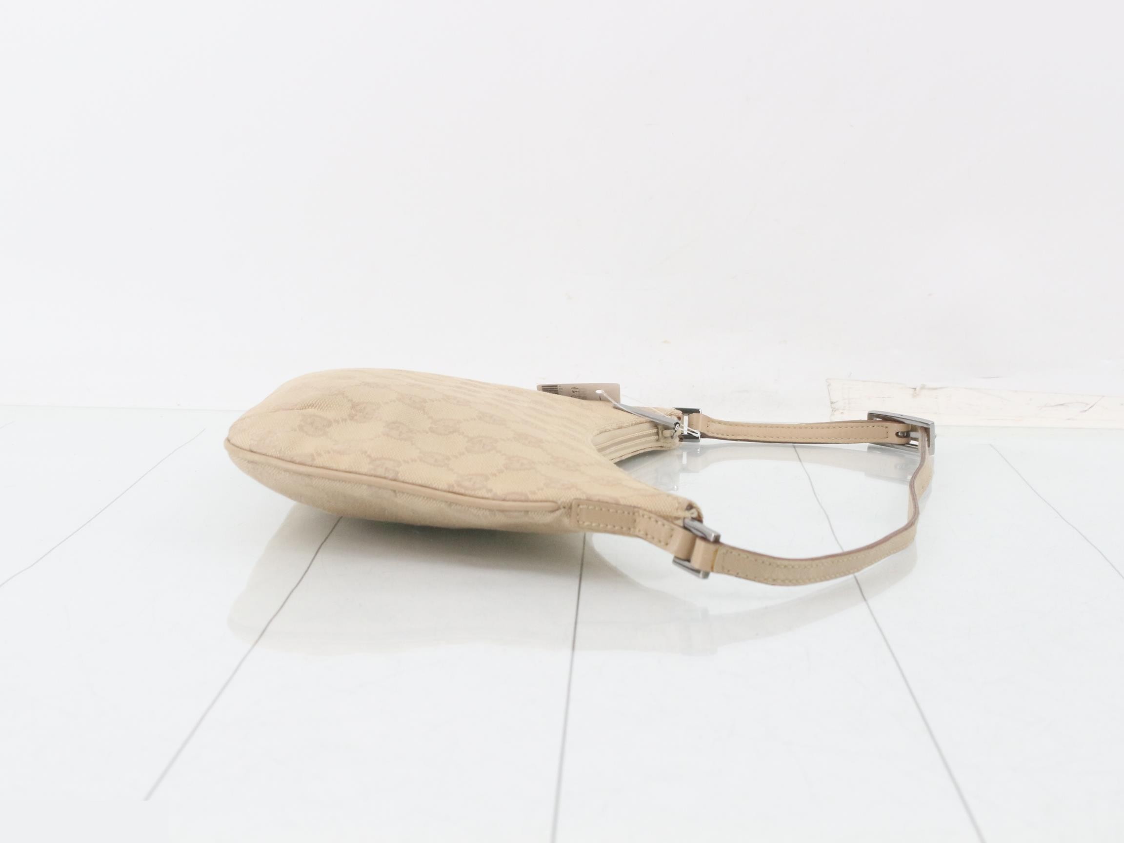 GG Canvas (Bag) - Shoulder Bag - One-Shoulder Bag — view 3