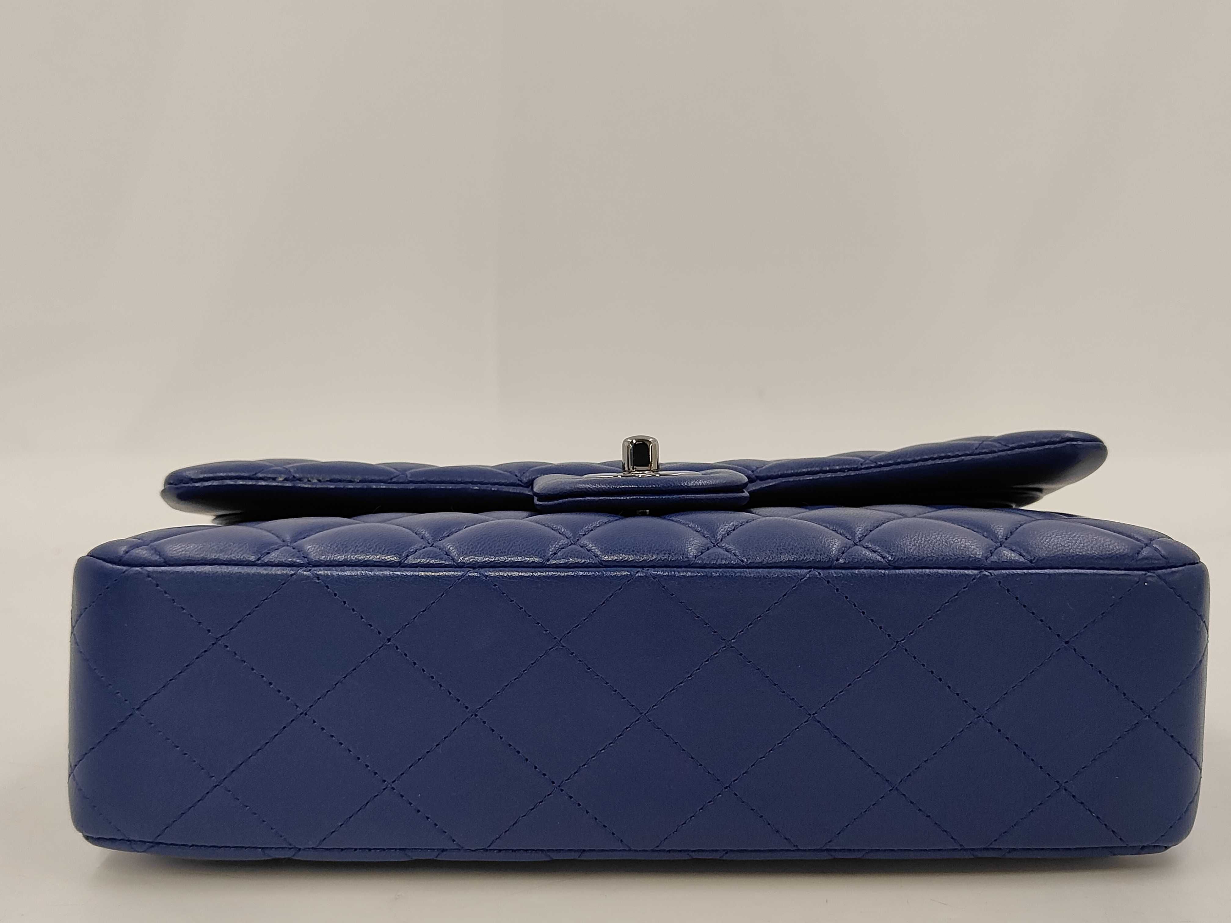 Matelassé 25 Double Flap Double Chain Lambskin Shoulder Bag (Blue) — view 4