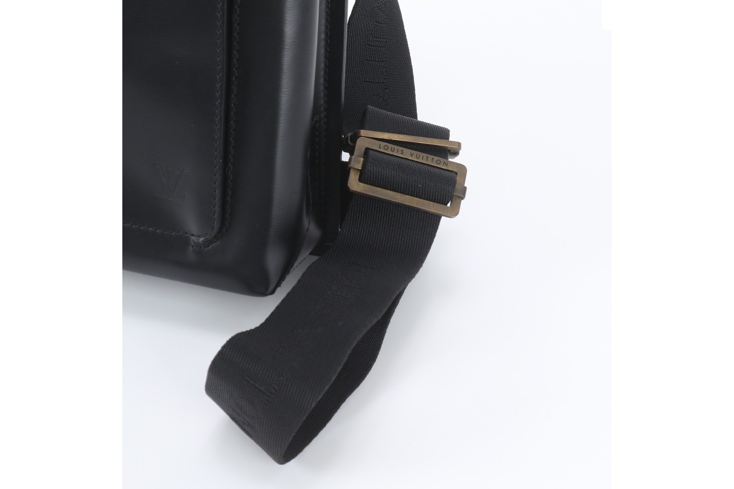 Liège Fantasan M92223 Leather Shoulder Bag — view 2