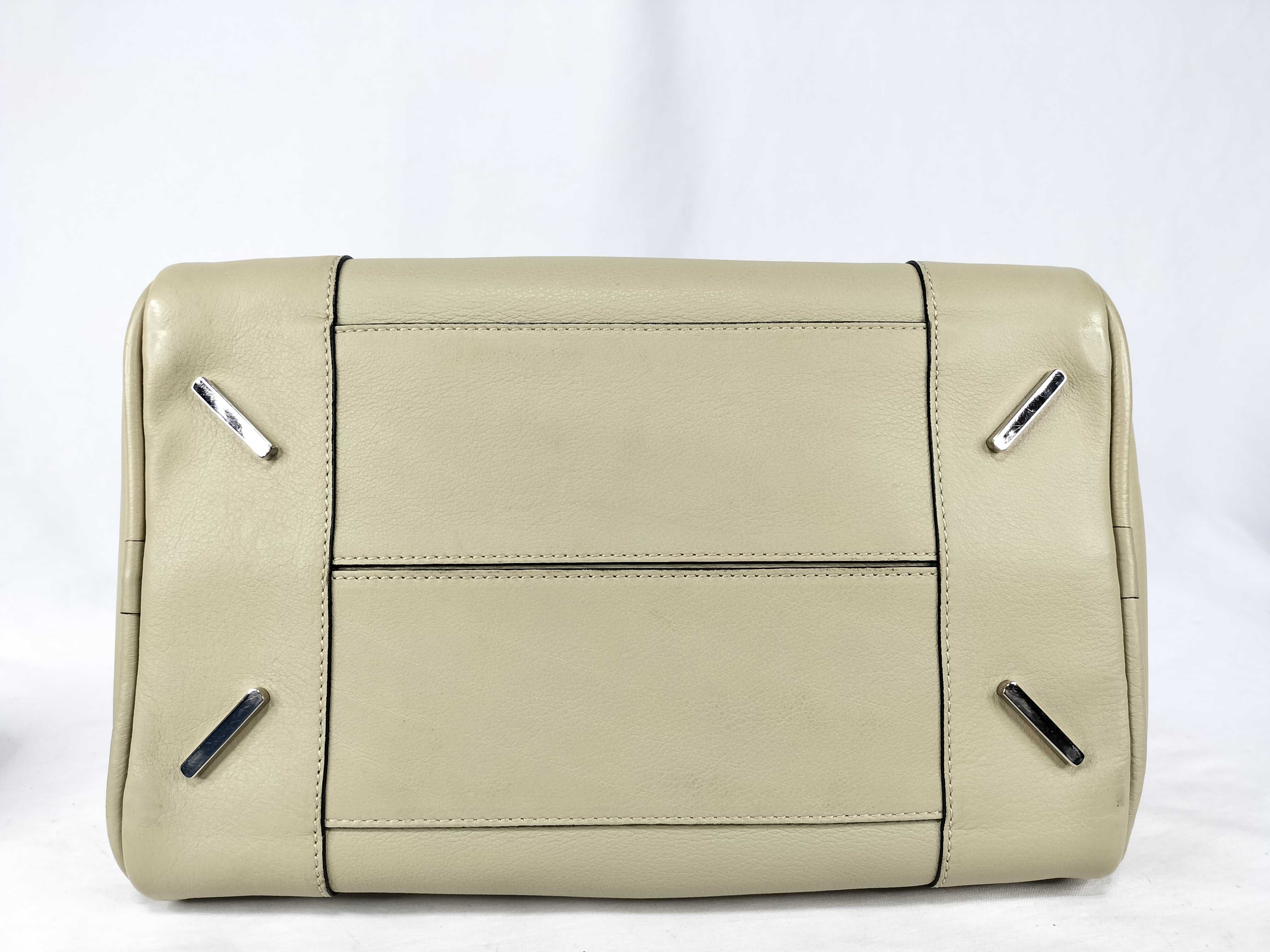 Amazona 75 Medium Leather Beige Handbag — view 8