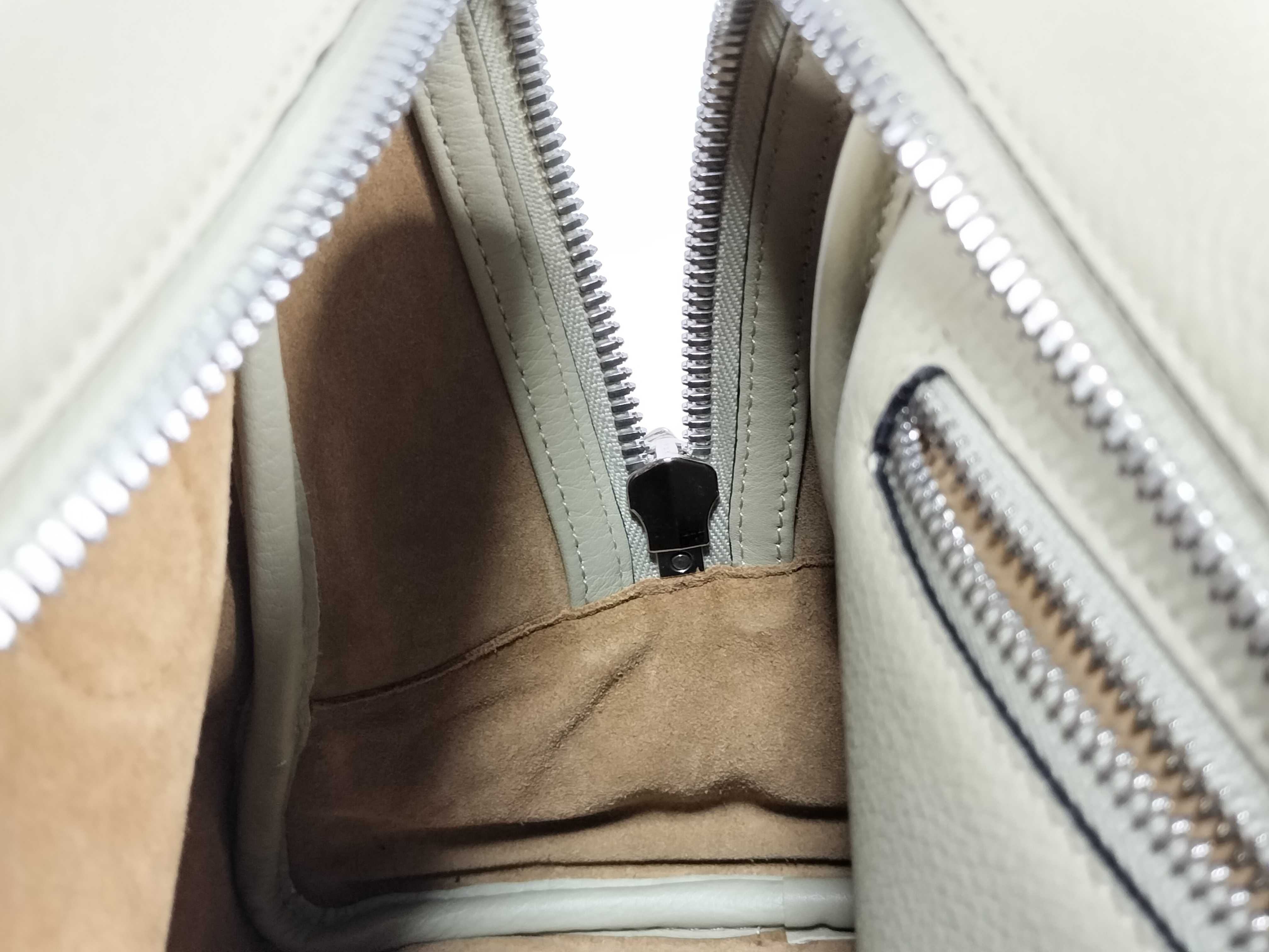 Amazona 75 Medium Leather Beige Handbag — view 9