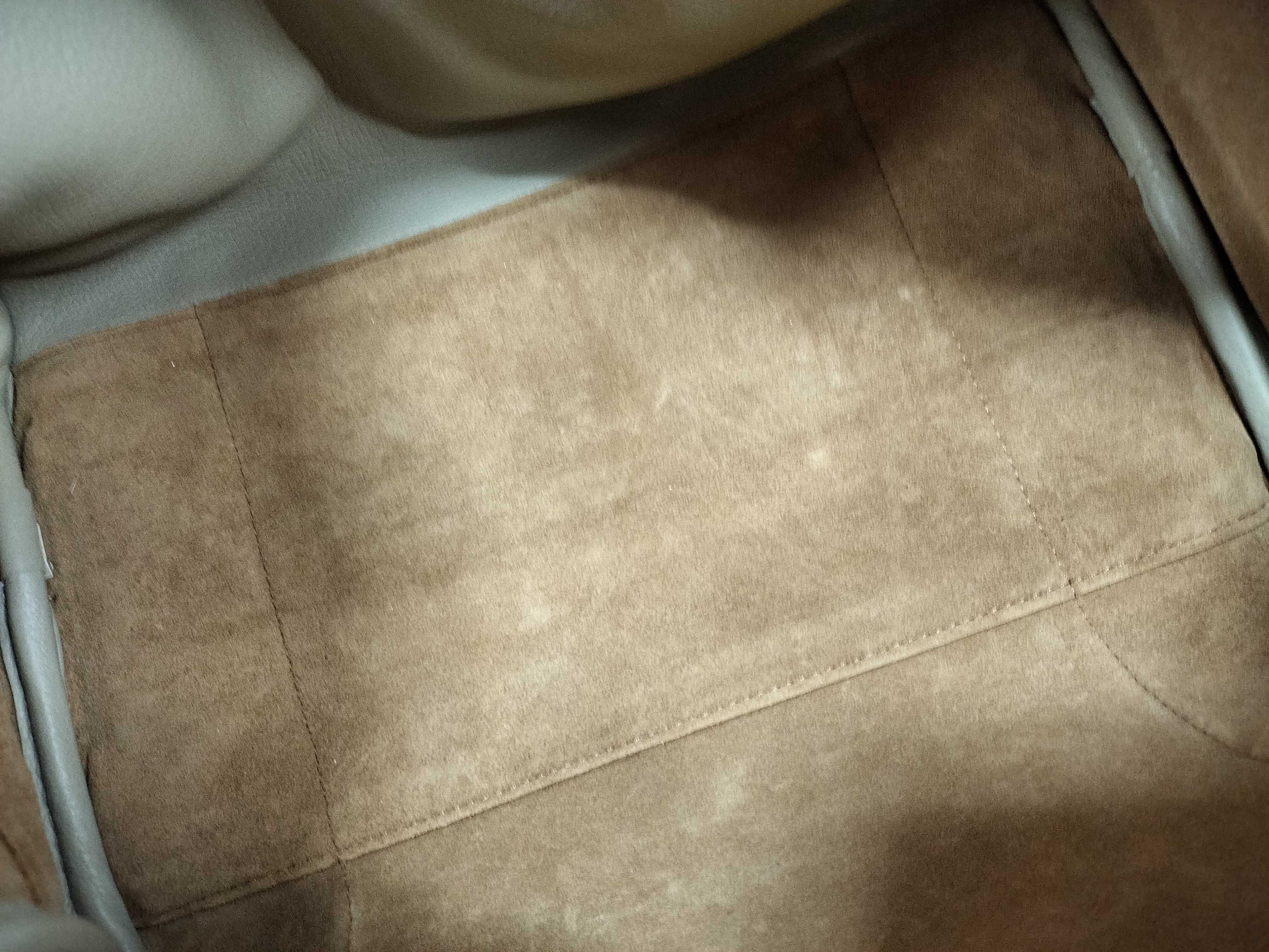 Amazona 75 Medium Leather Beige Handbag — view 10
