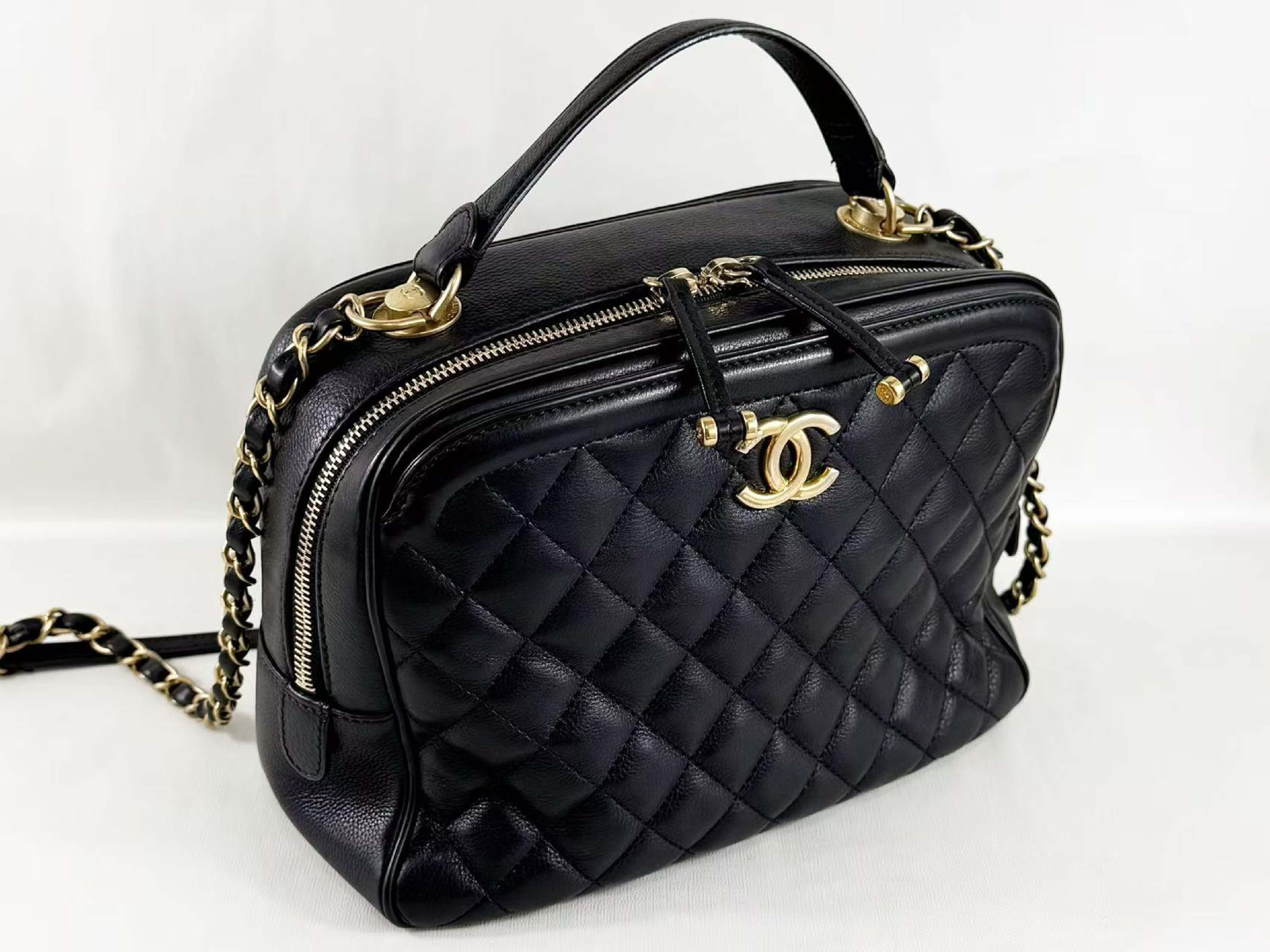 Black Matelassé 2-way Shoulder Bag, W25/H18/D10cm (approx.), Serial Number 26-something, with Authenticity Card and Seal, Vintage Gold Hardware, Item Number 26525985 — view 6