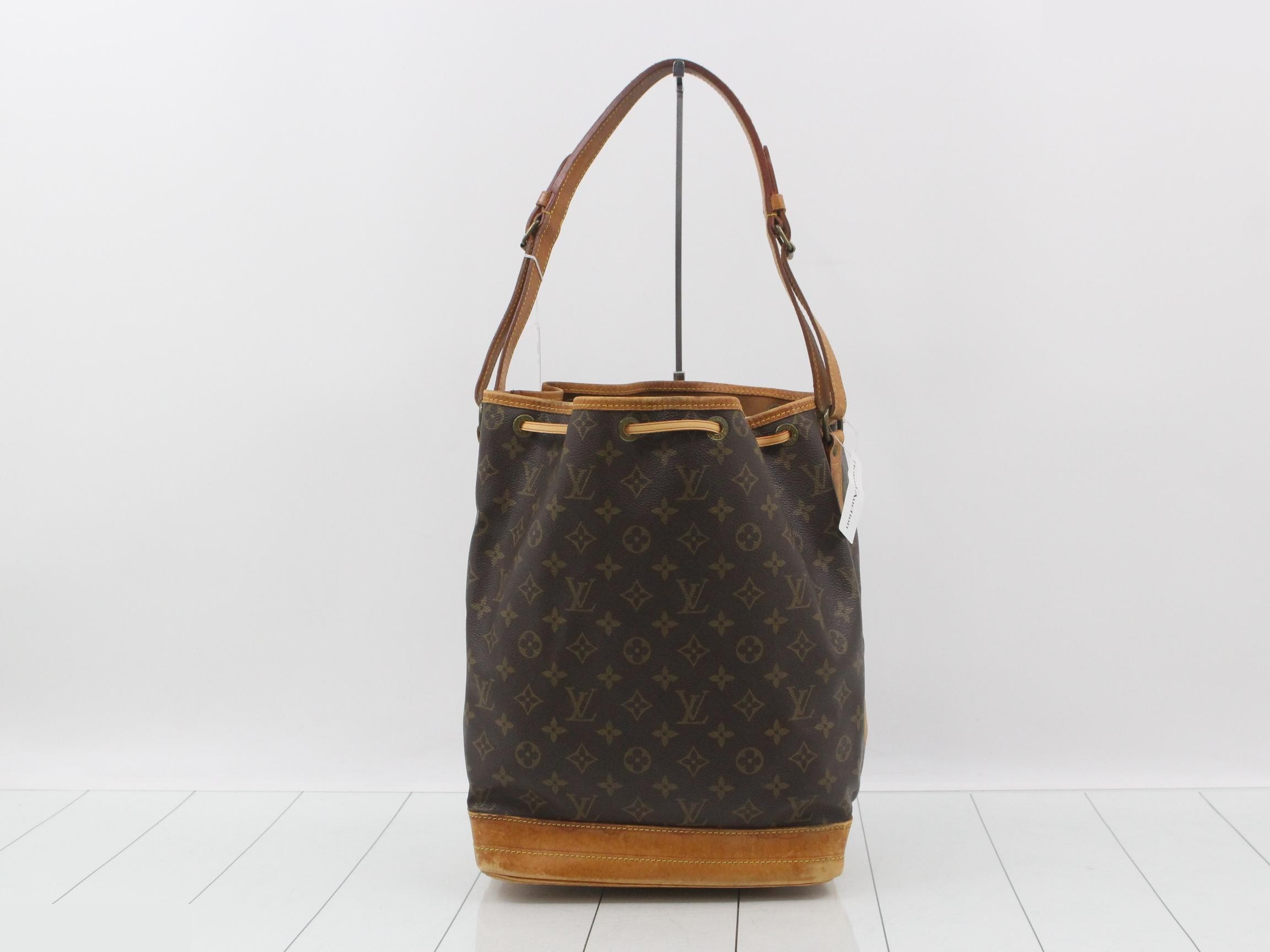 Noé Shoulder Bag — view 2