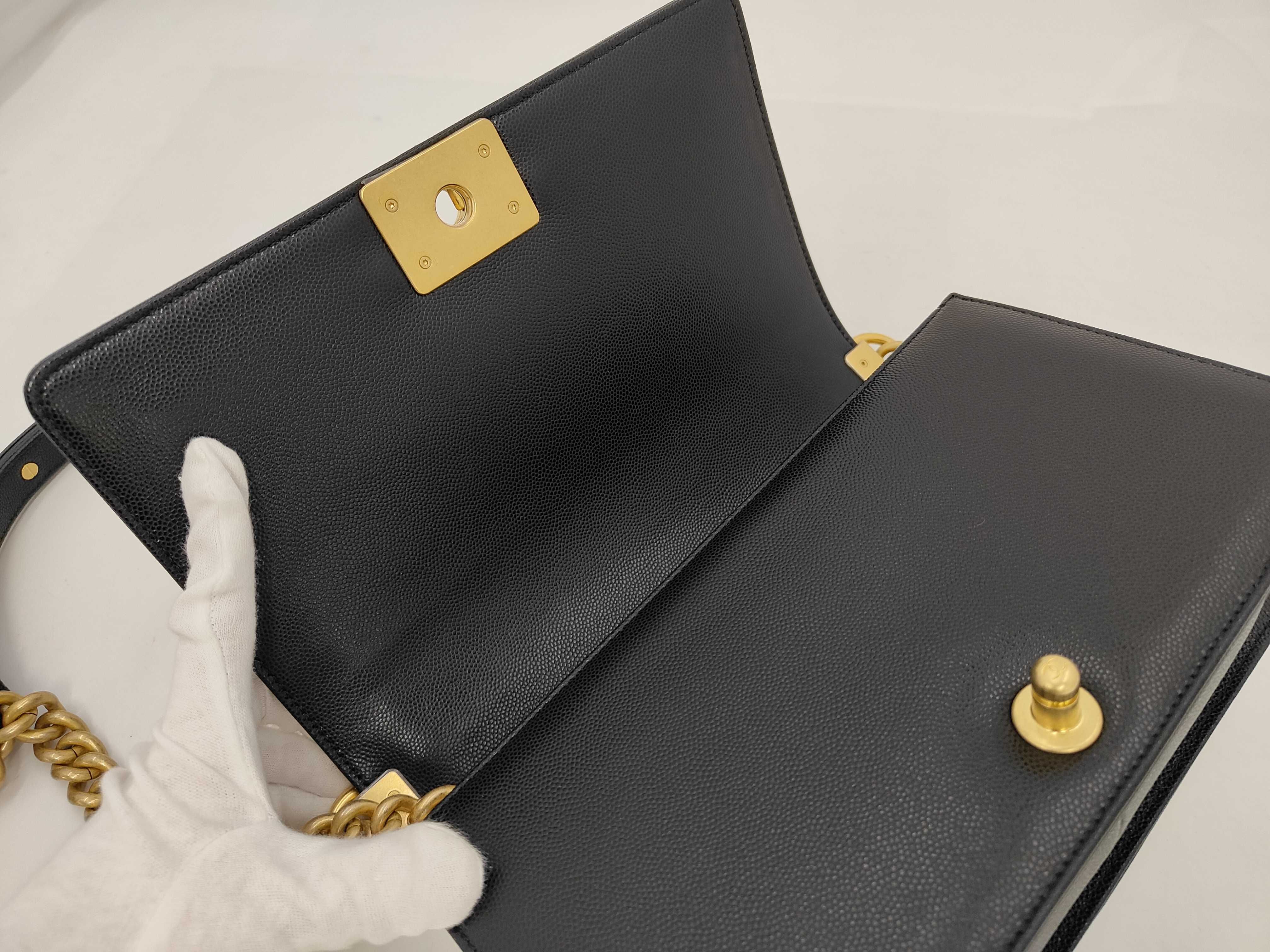 IC Plate A67086 Caviar Skin Boy Chanel 25 Shoulder Bag — view 8