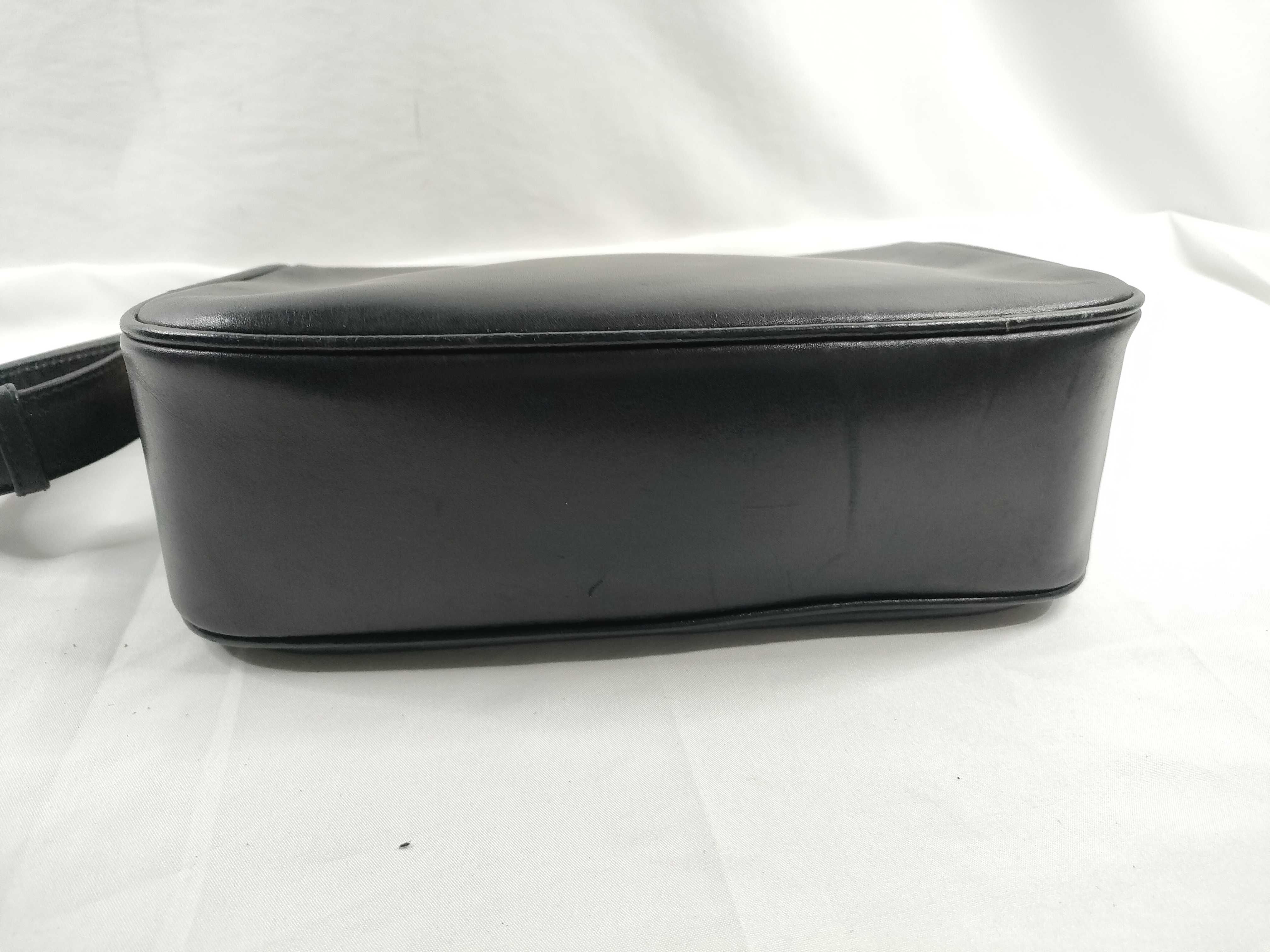 shoulder bag, carriage hardware, black leather shoulder bag — view 4