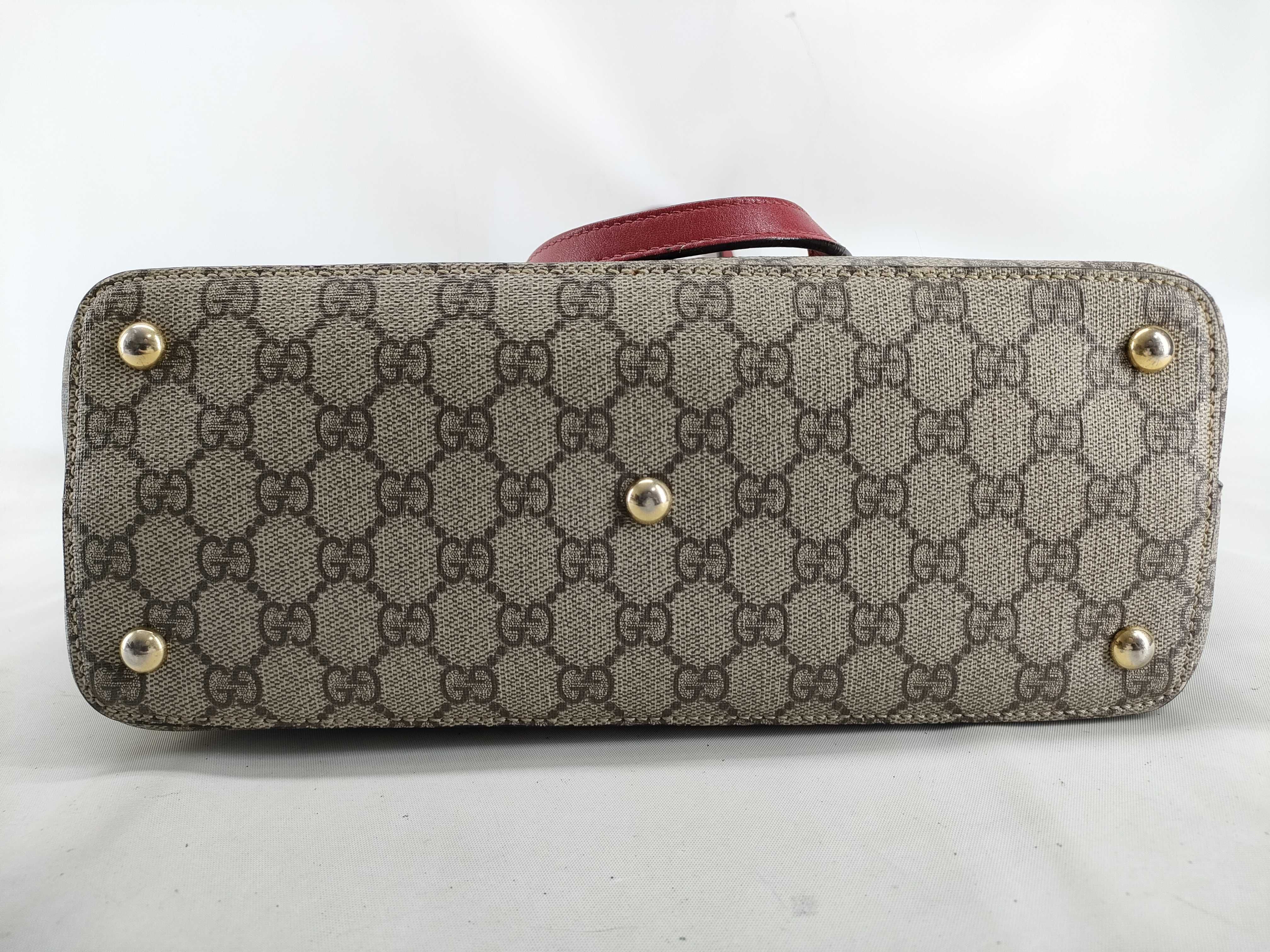 GG Supreme Gucci Tote Bag — view 3