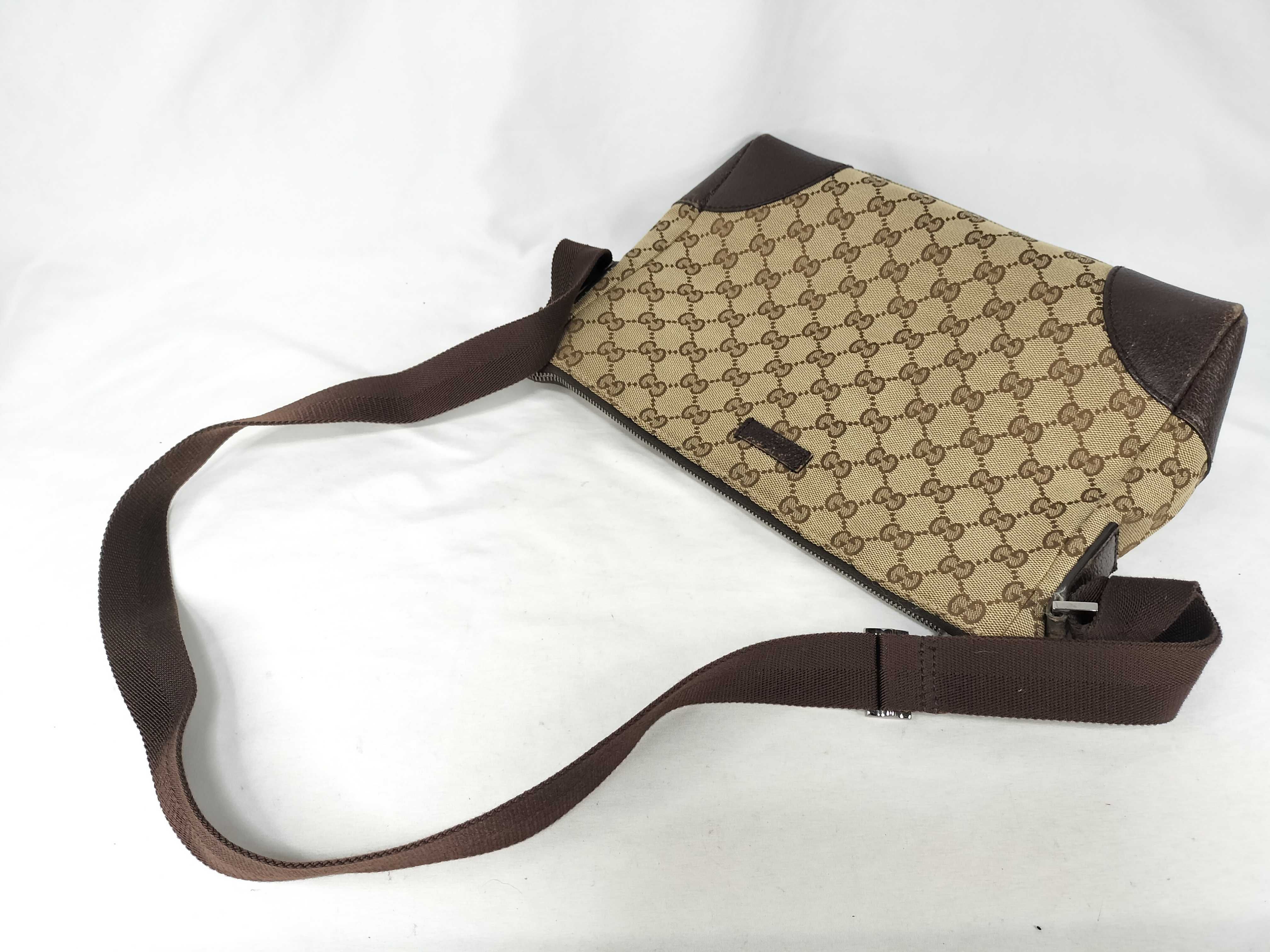 GG Canvas Gucci Bag Shoulder Bag — view 3