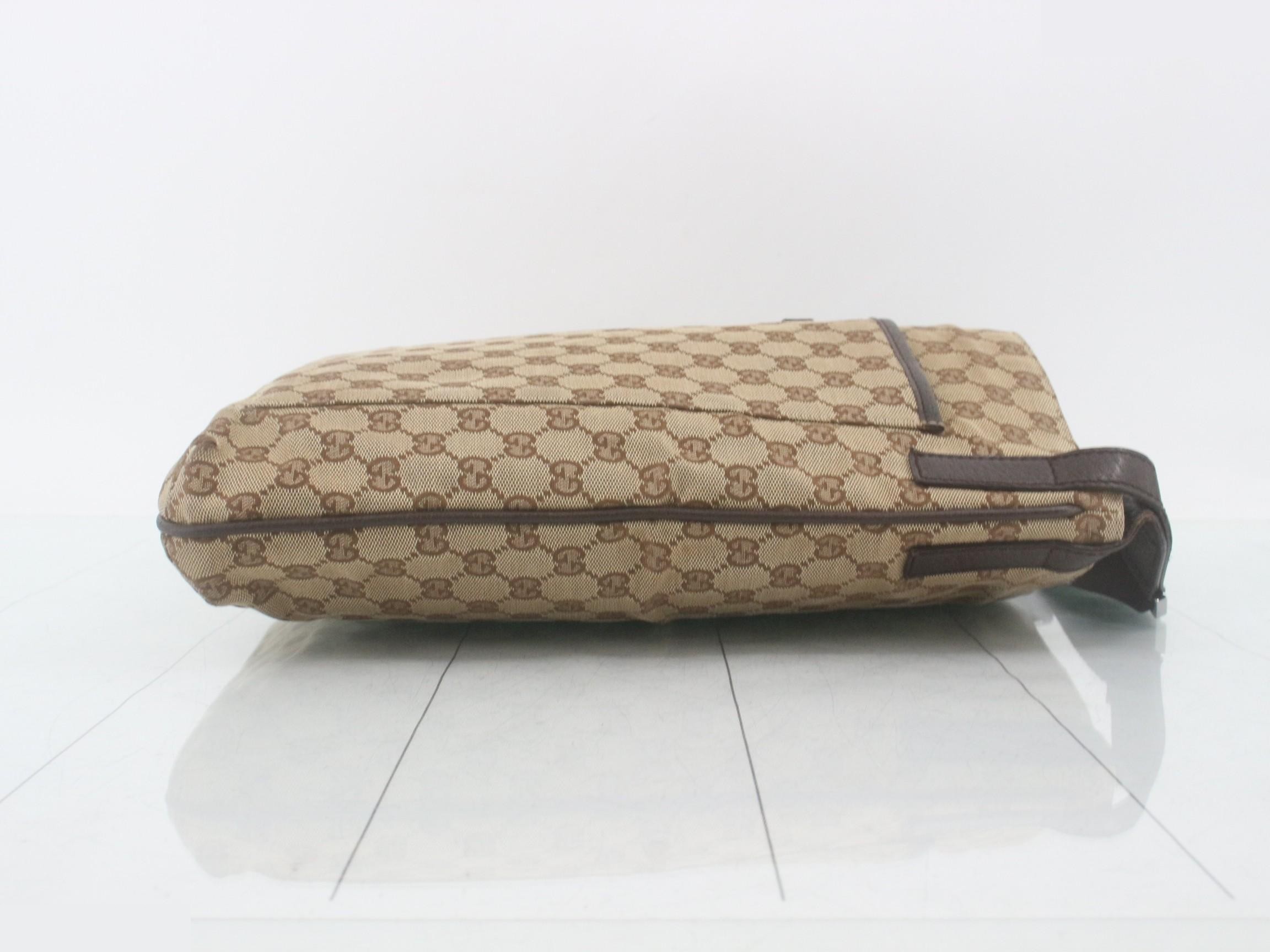 GG Canvas Shoulder Bag — view 3
