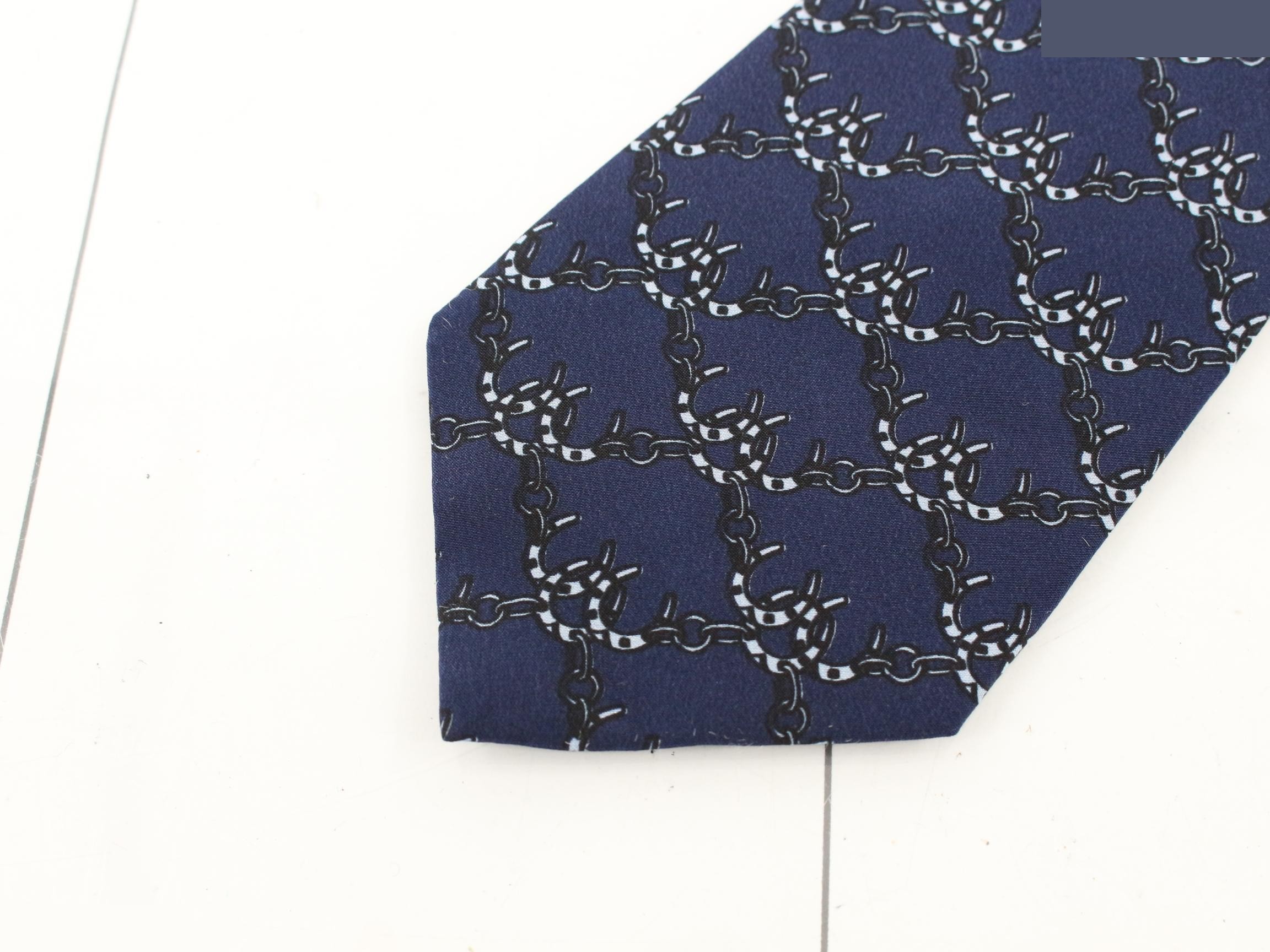 necktie (horseshoe design) — view 3
