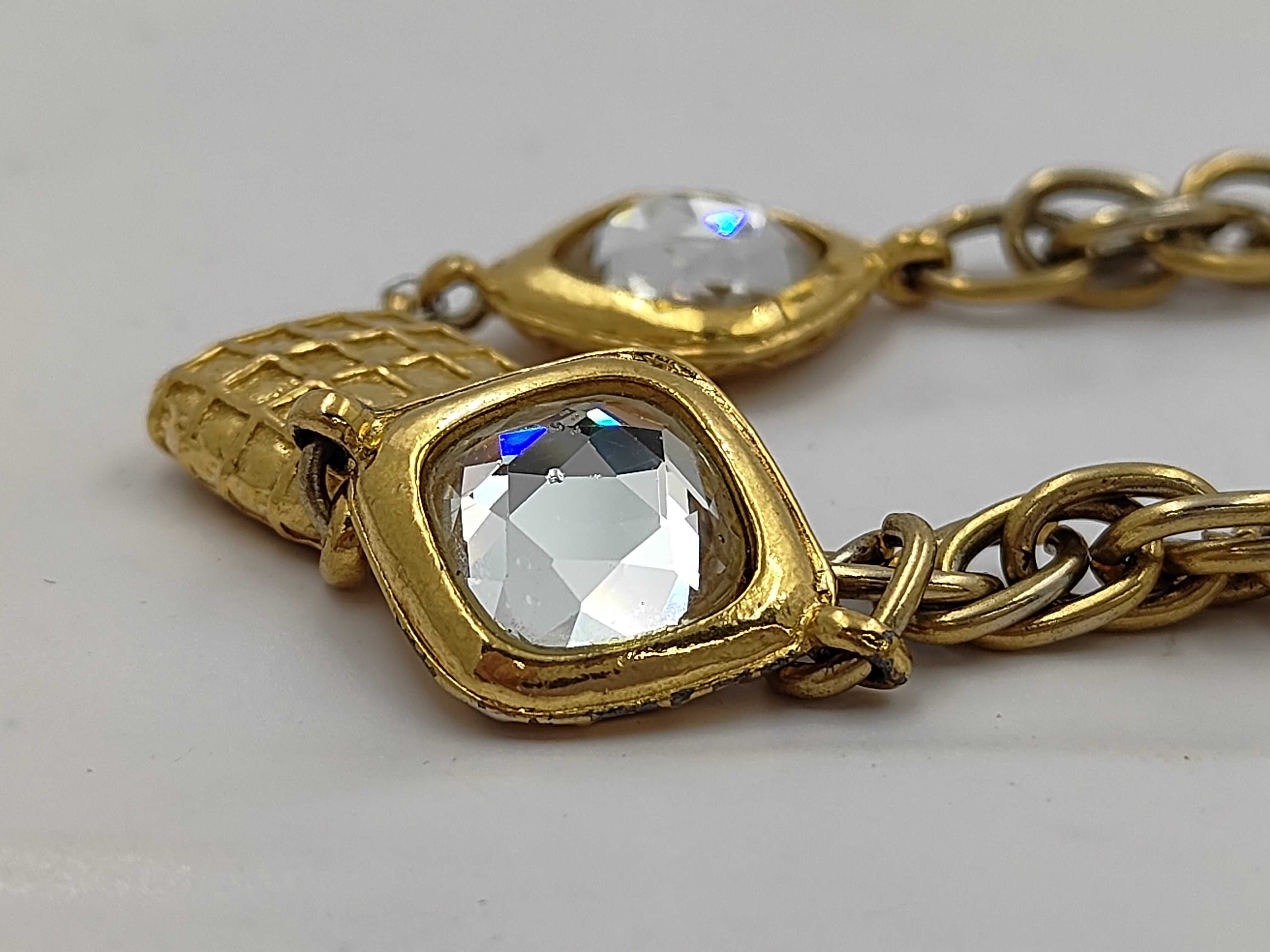 Vintage Matelassé Necklace with Stones and Gold — view 3