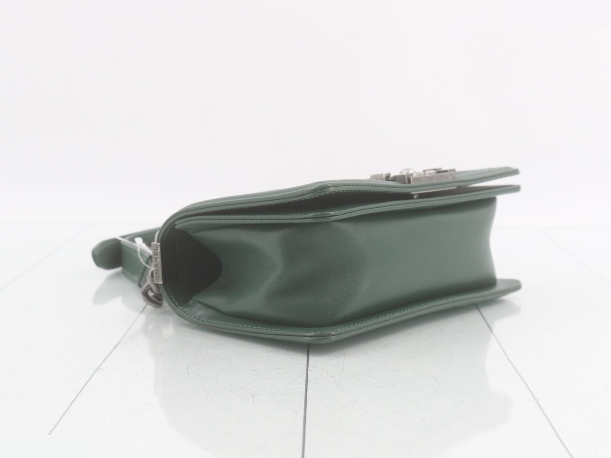 Boy Chanel Leather Chain Shoulder Bag, Green/White — view 4