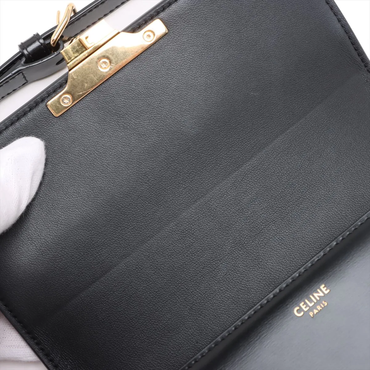 Triomphe Teen Leather Shoulder Bag Black — view 11