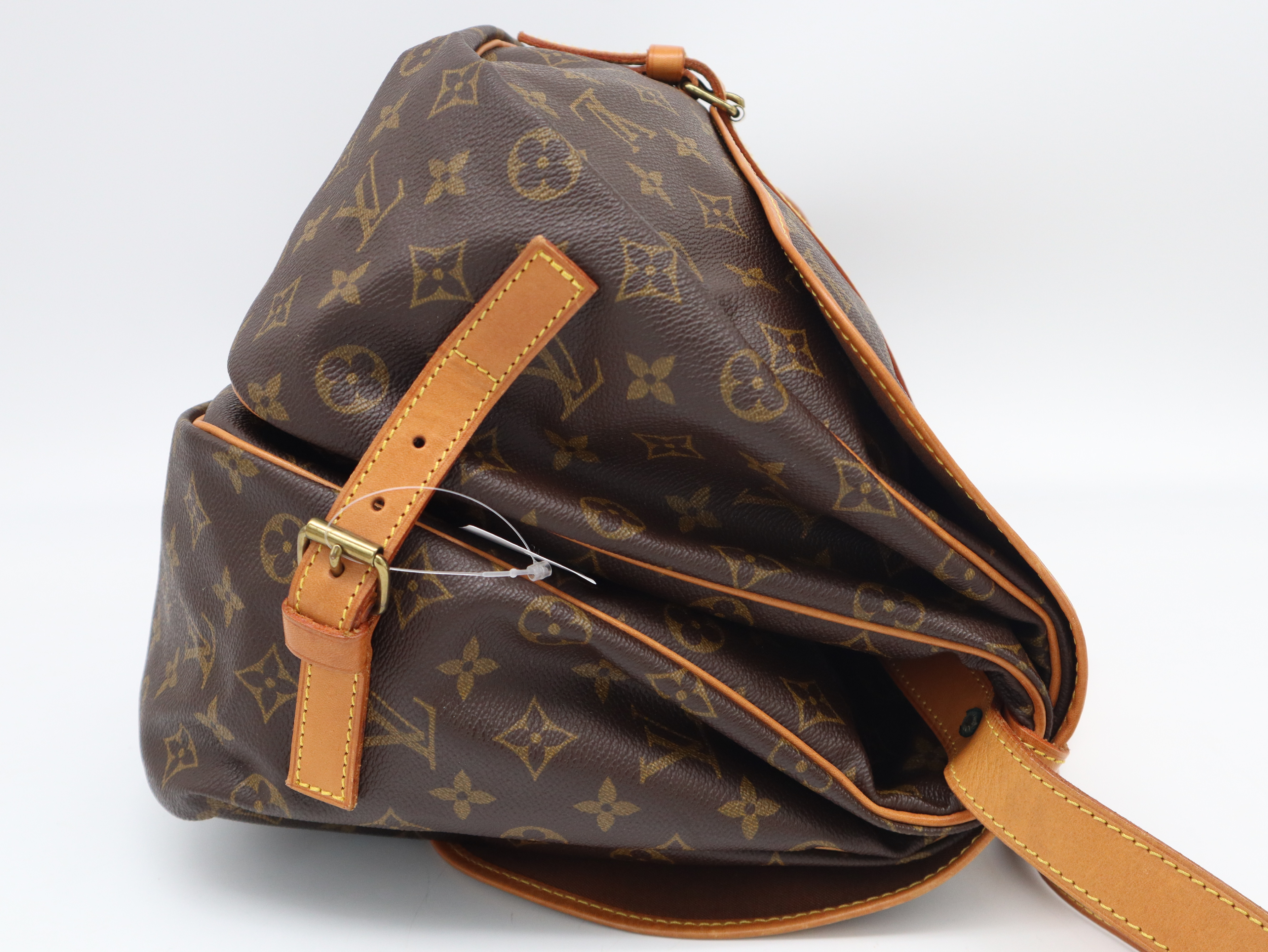 M42254 Monogram Saumur 35 Shoulder Bag — view 4