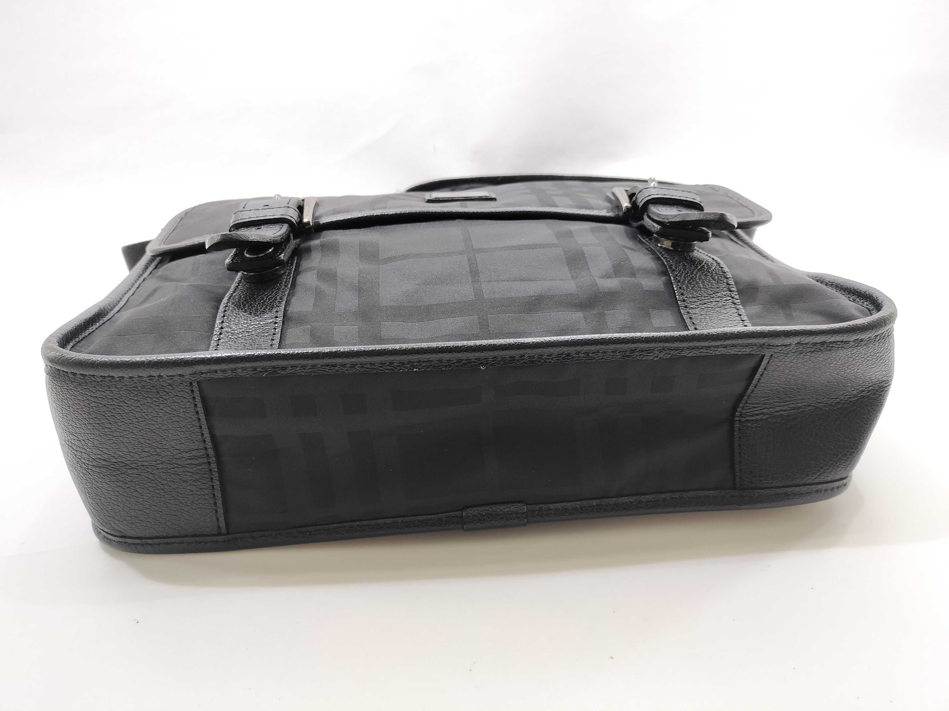 Black Label Burberry Black Label Messenger Bag Check Black Shoulder Bag — view 3