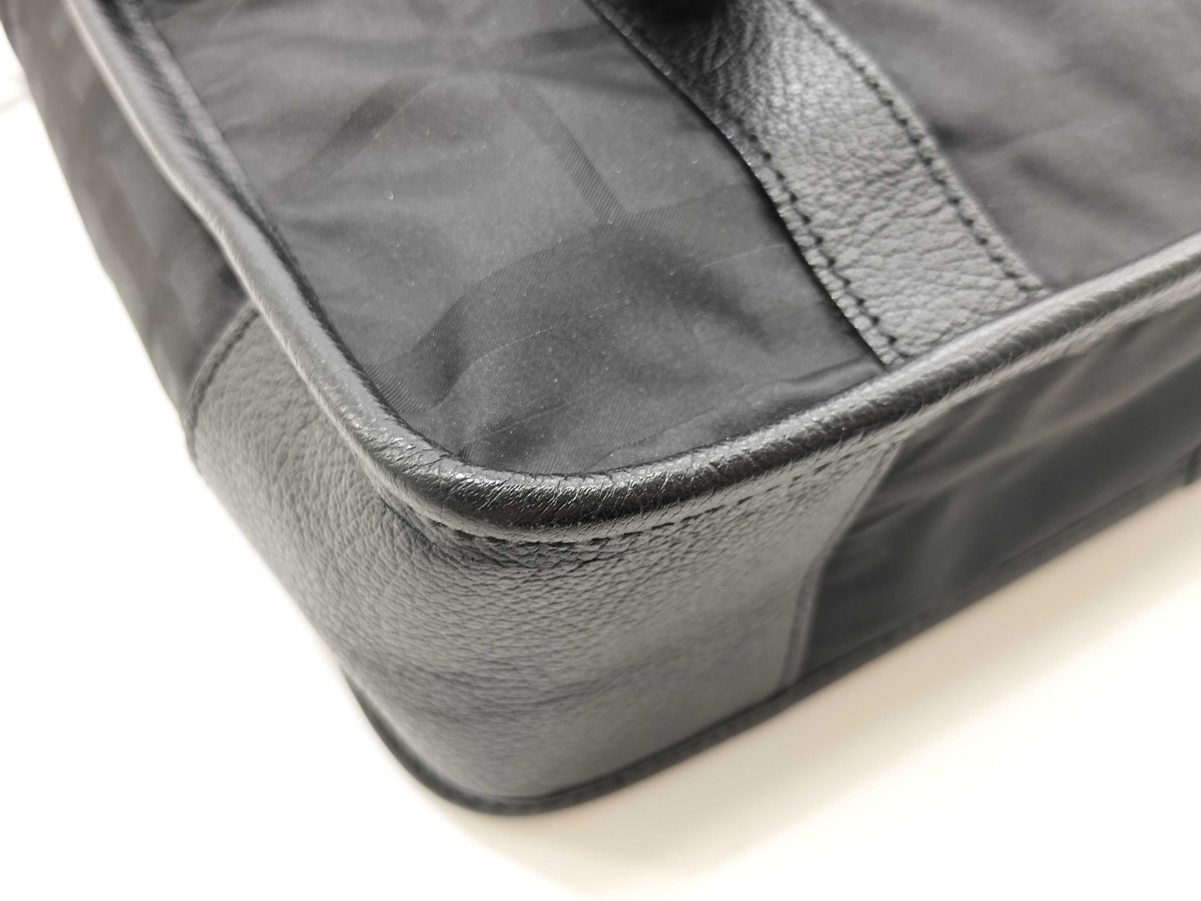 Black Label Burberry Black Label Messenger Bag Check Black Shoulder Bag — view 4