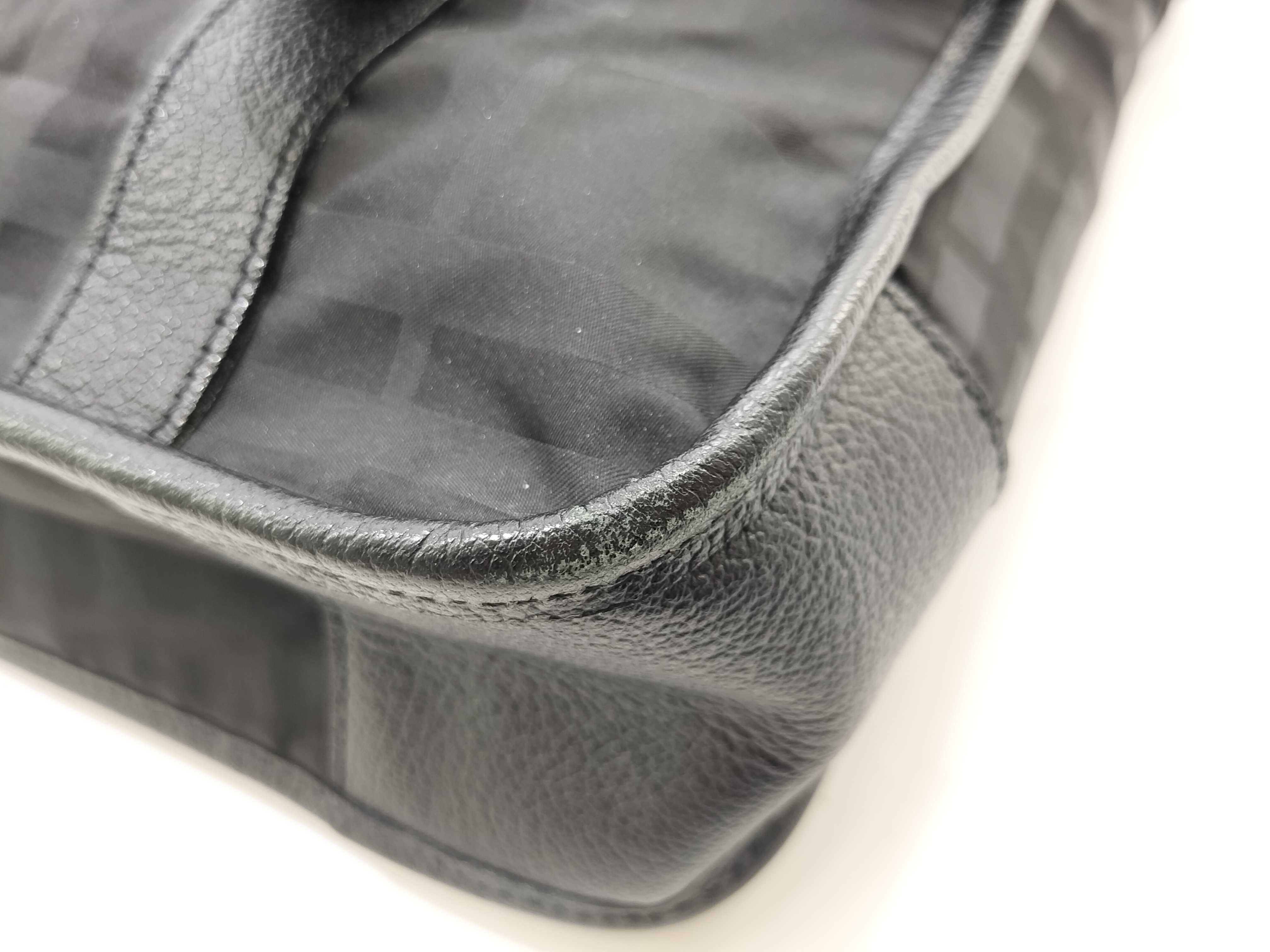 Black Label Burberry Black Label Messenger Bag Check Black Shoulder Bag — view 5