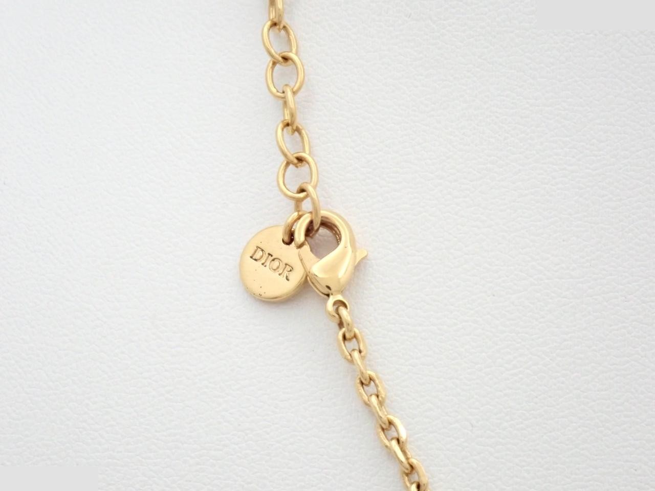 Other lines: Precious metals, necklaces, pendants, chain approximately 46cm. — view 2