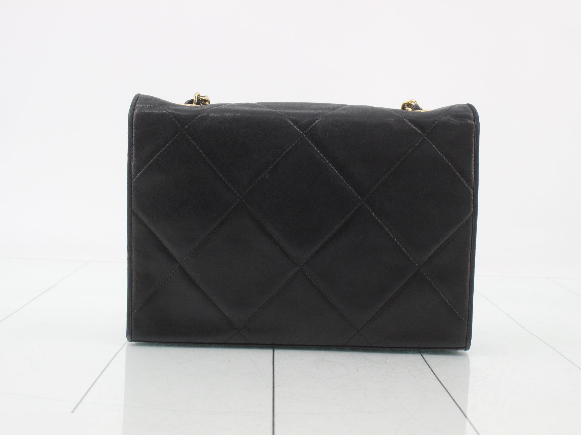 Matelassé chain shoulder bag, lambskin, black — view 2