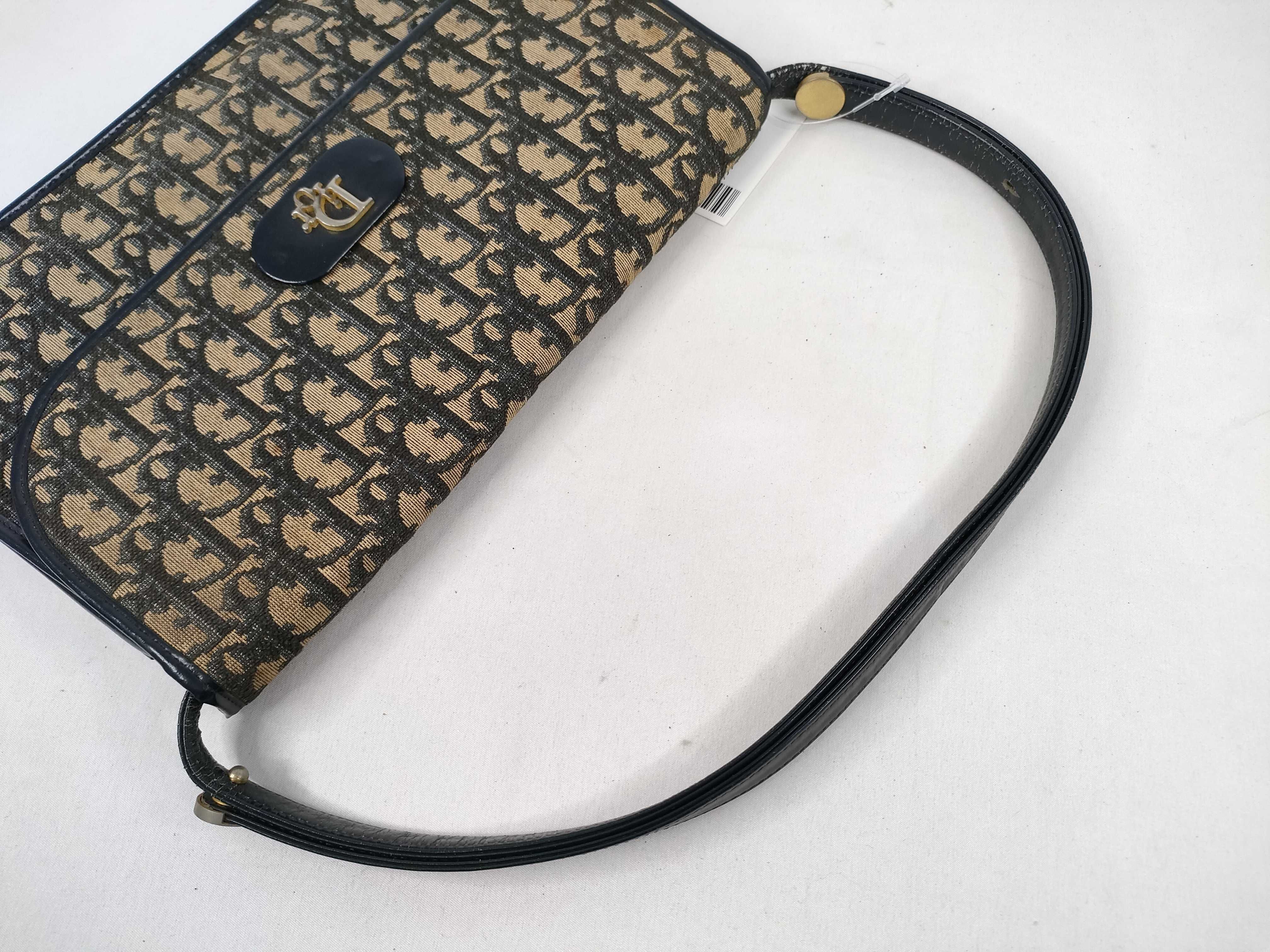Trotter One-Shoulder Bag (Shoulder Bag) — view 3