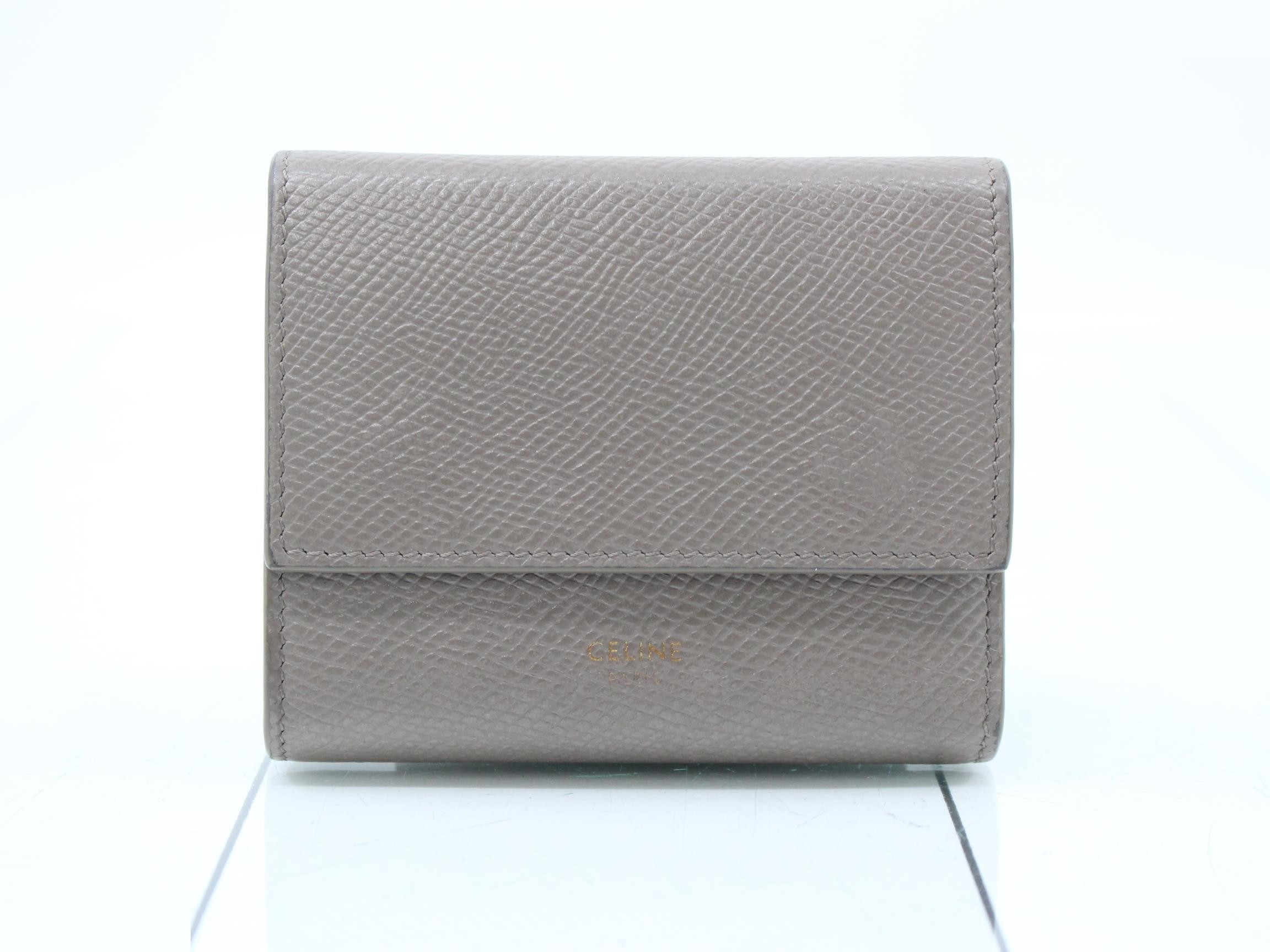 Tri-fold wallet
