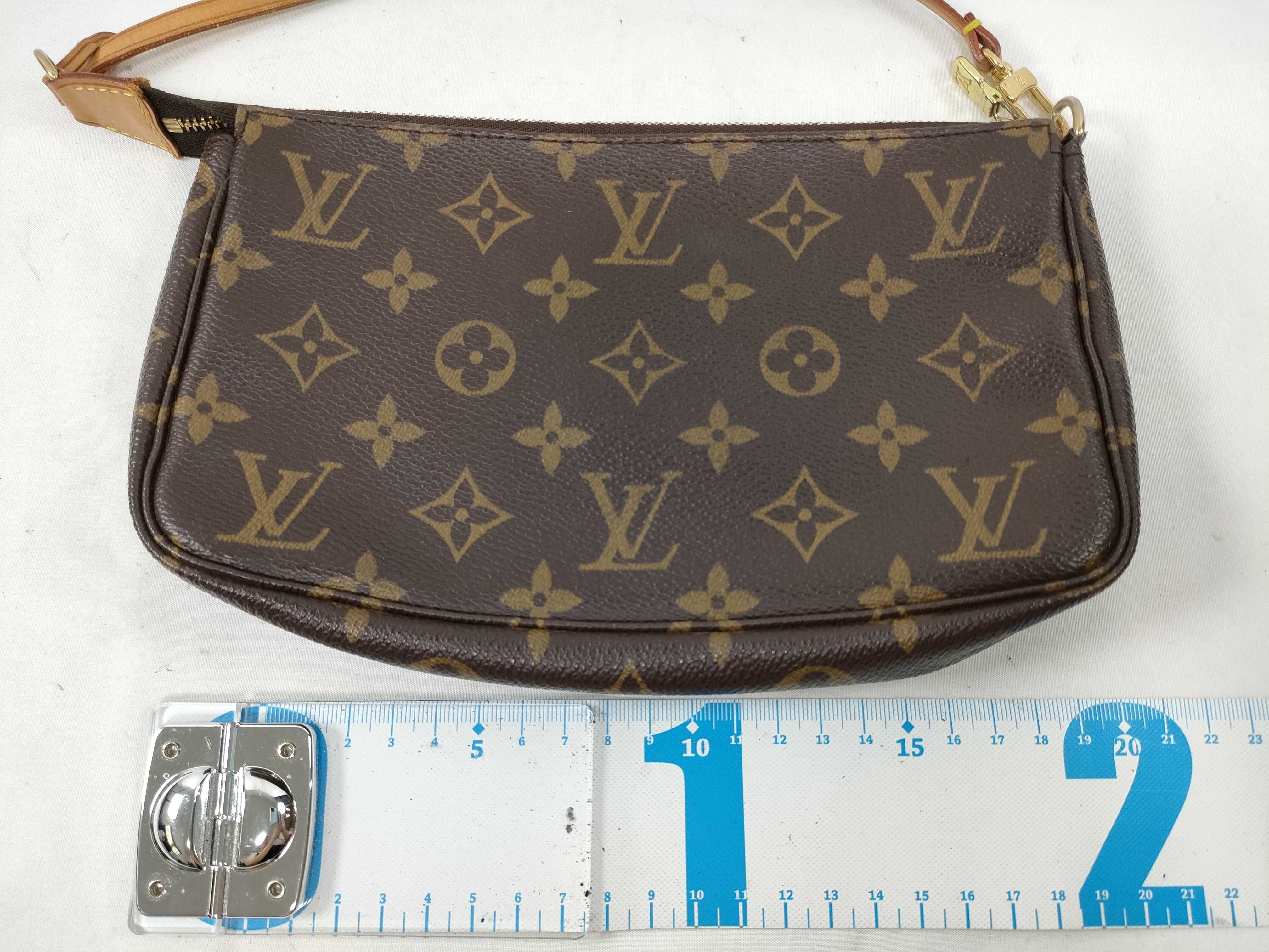 Monogram Louis Vuitton Monogram Accessoires M51980 Pouch — view 2