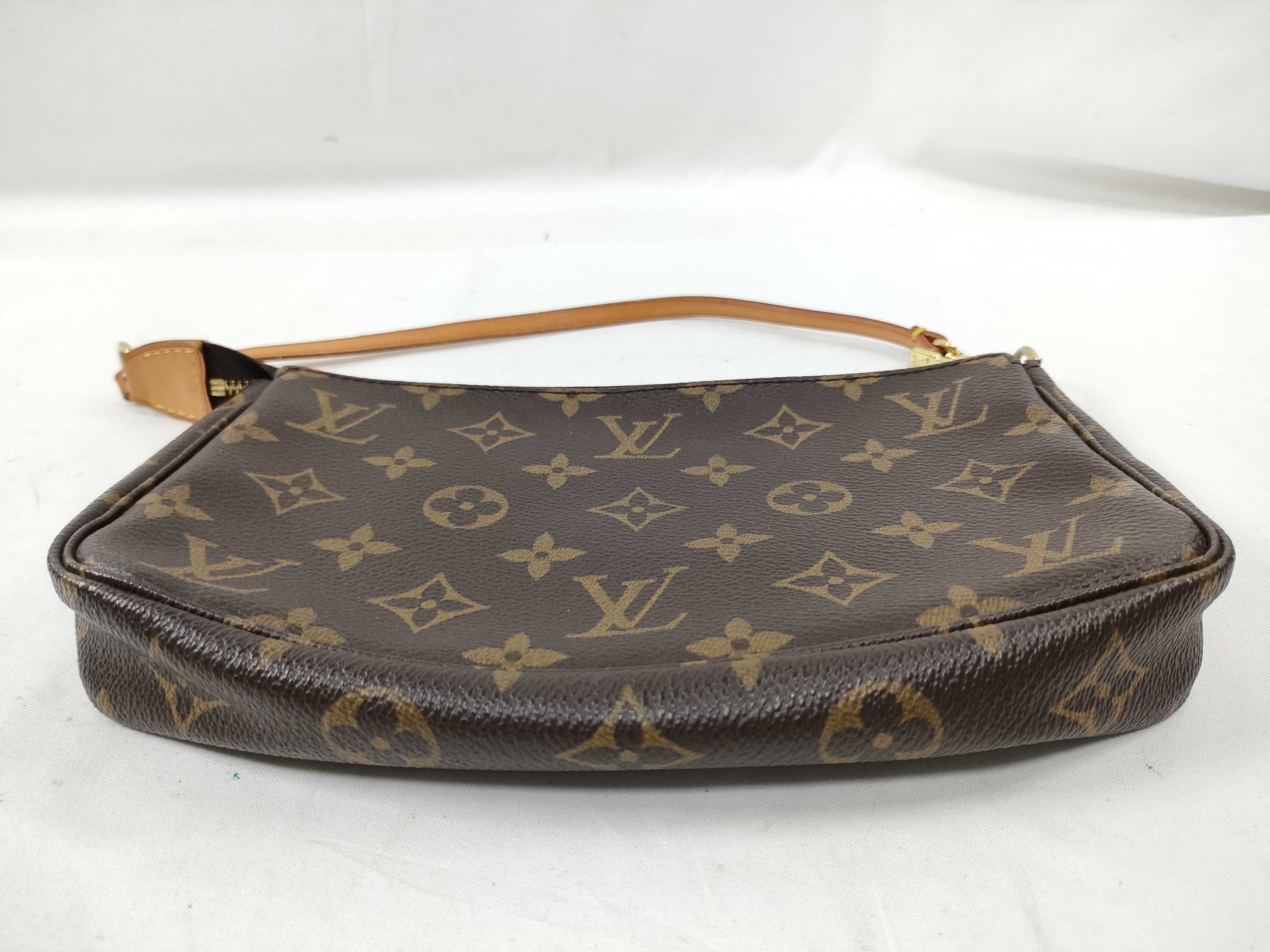 Monogram Louis Vuitton Monogram Accessoires M51980 Pouch — view 3