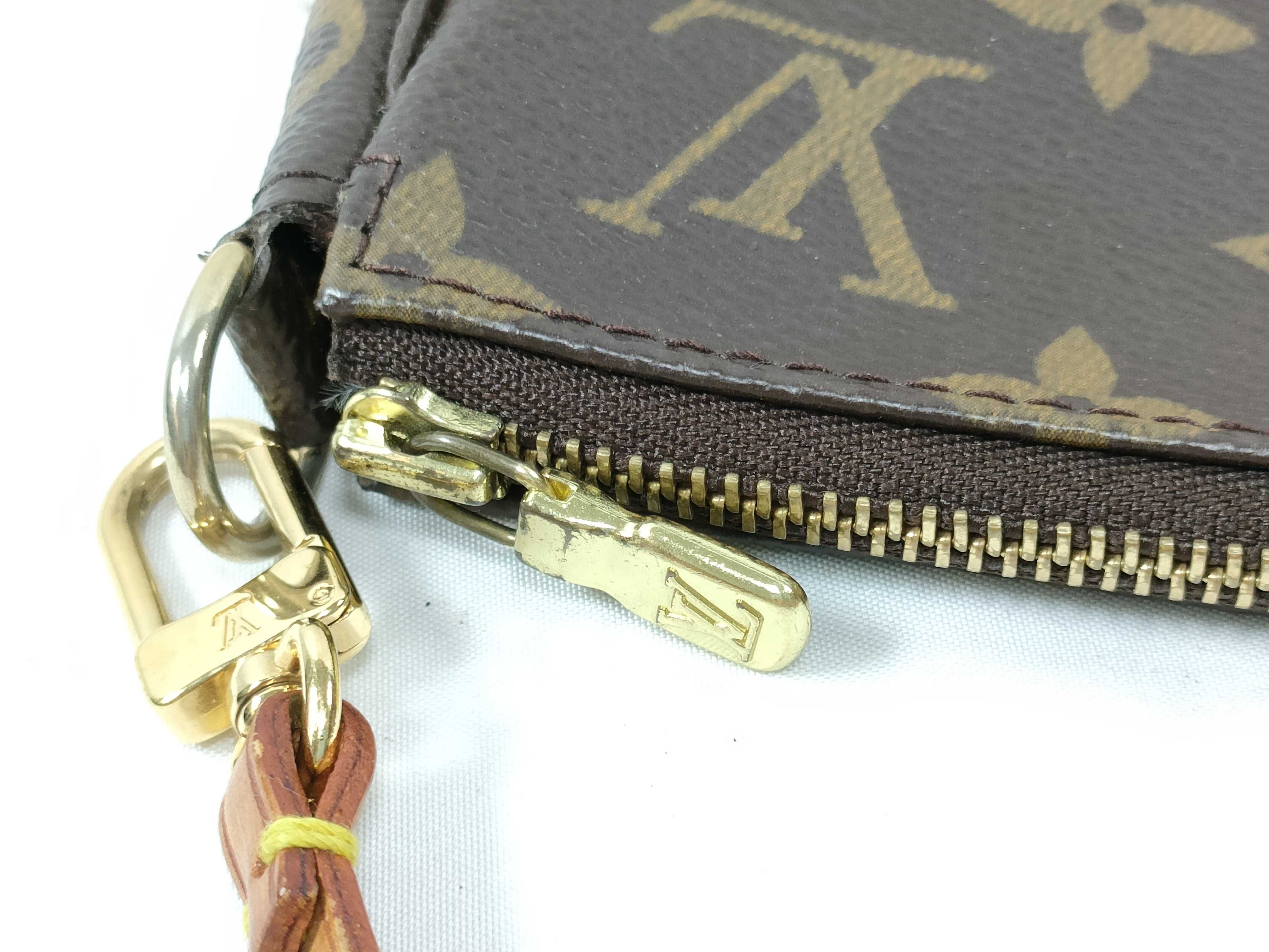 Monogram Louis Vuitton Monogram Accessoires M51980 Pouch — view 9