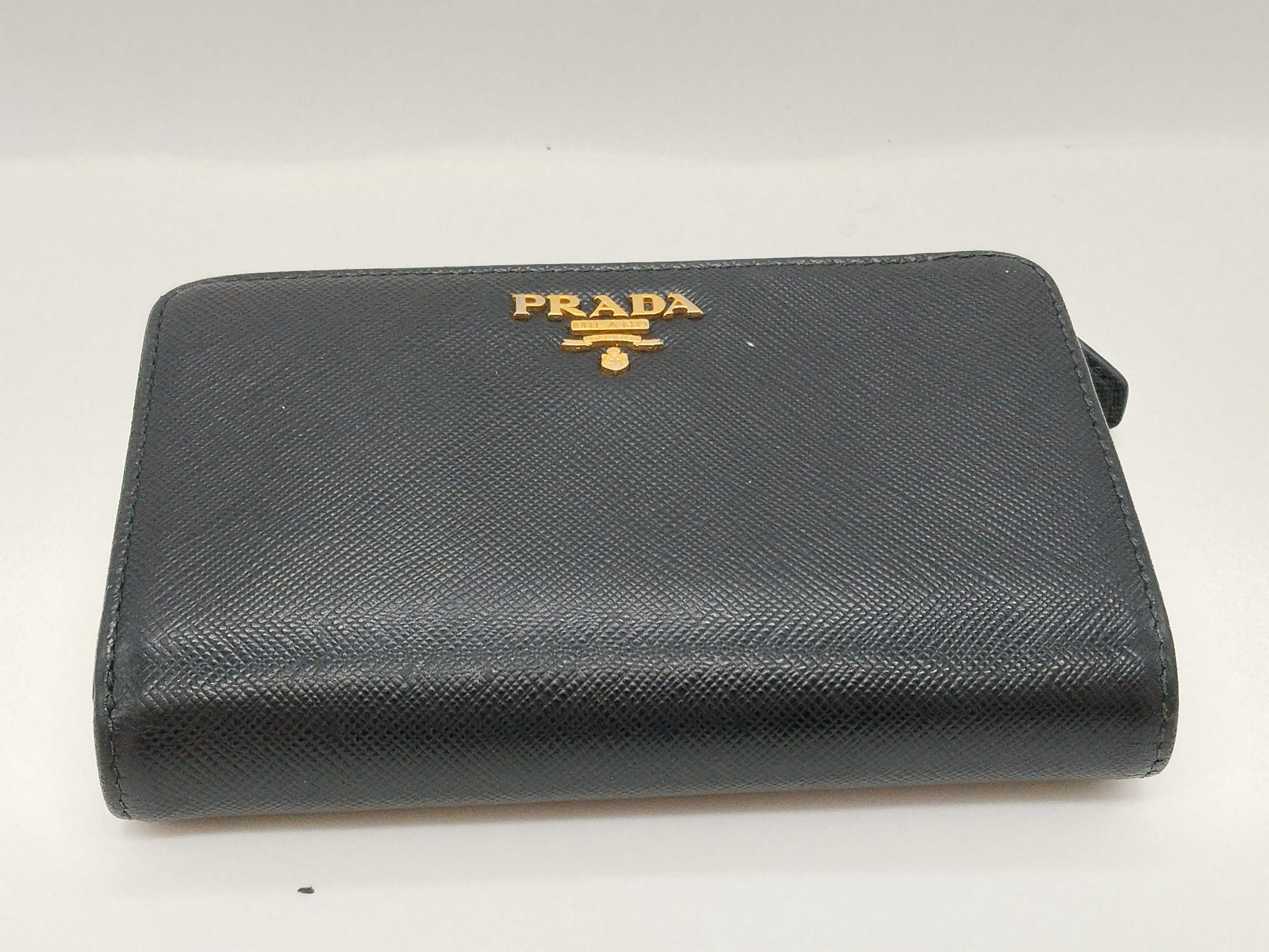 Saffiano Leather Black Bi-fold Wallet (VO8601) — view 5