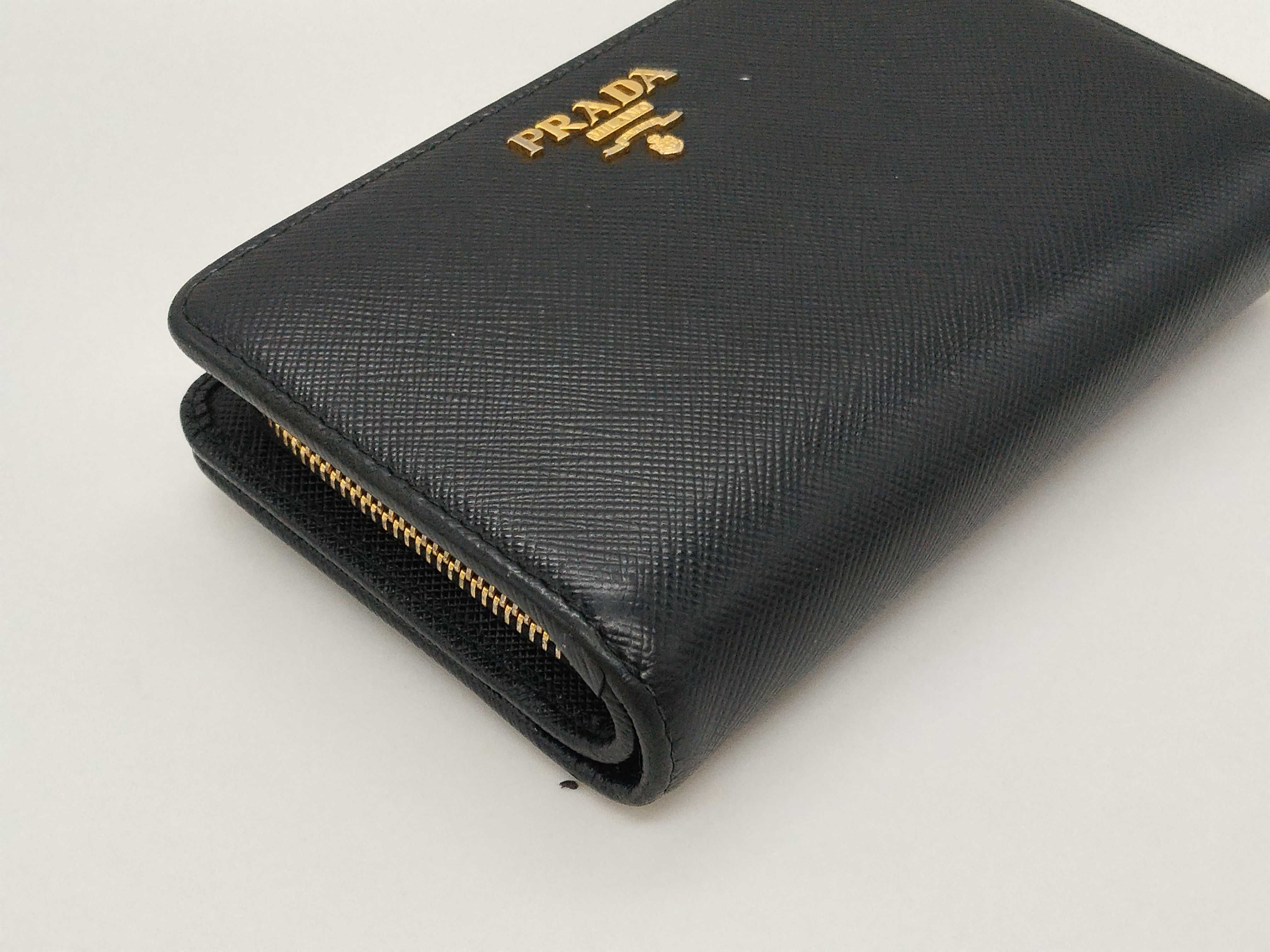 Saffiano Leather Black Bi-fold Wallet (VO8601) — view 6