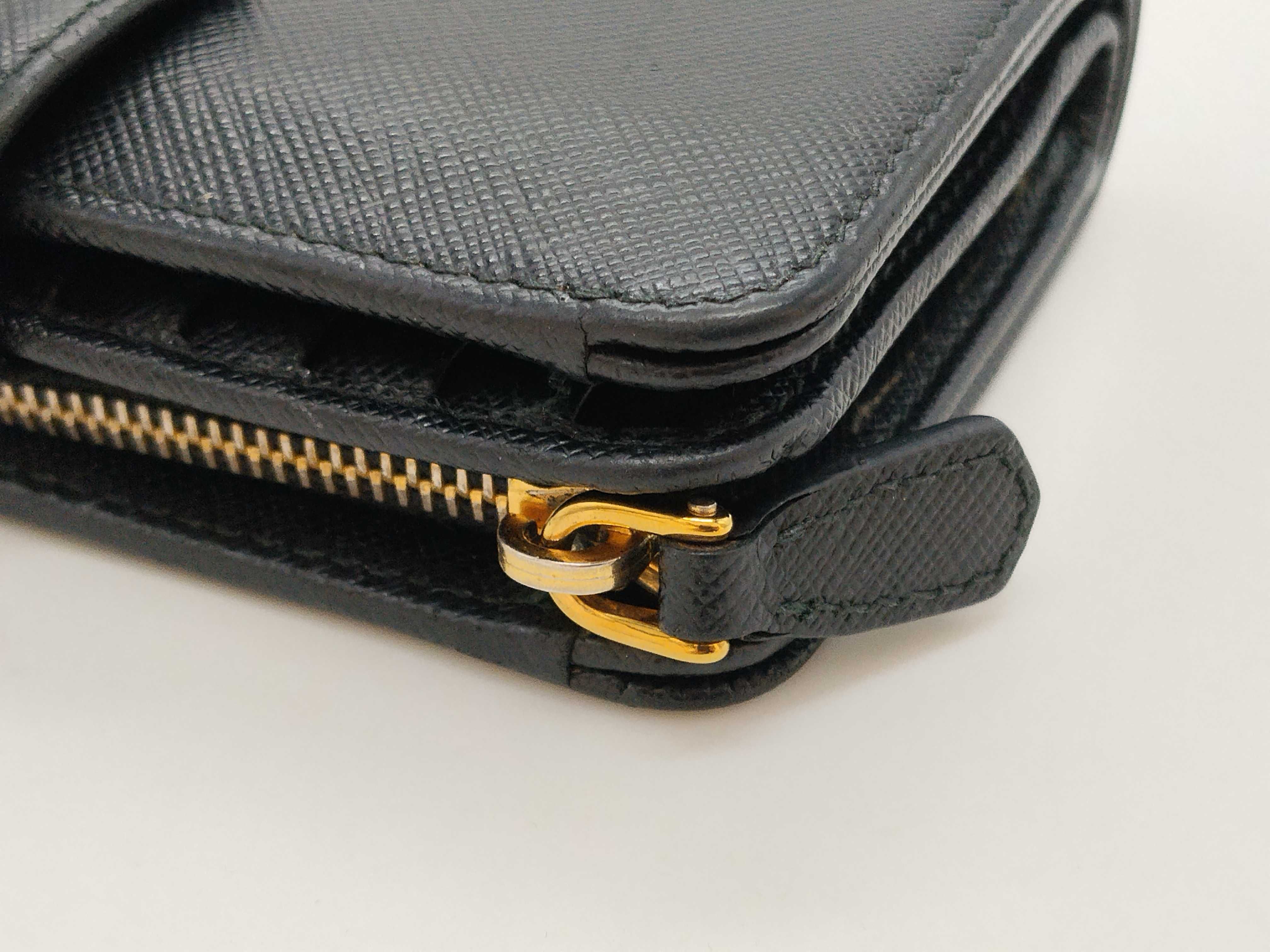 Saffiano Leather Black Bi-fold Wallet (VO8601) — view 8