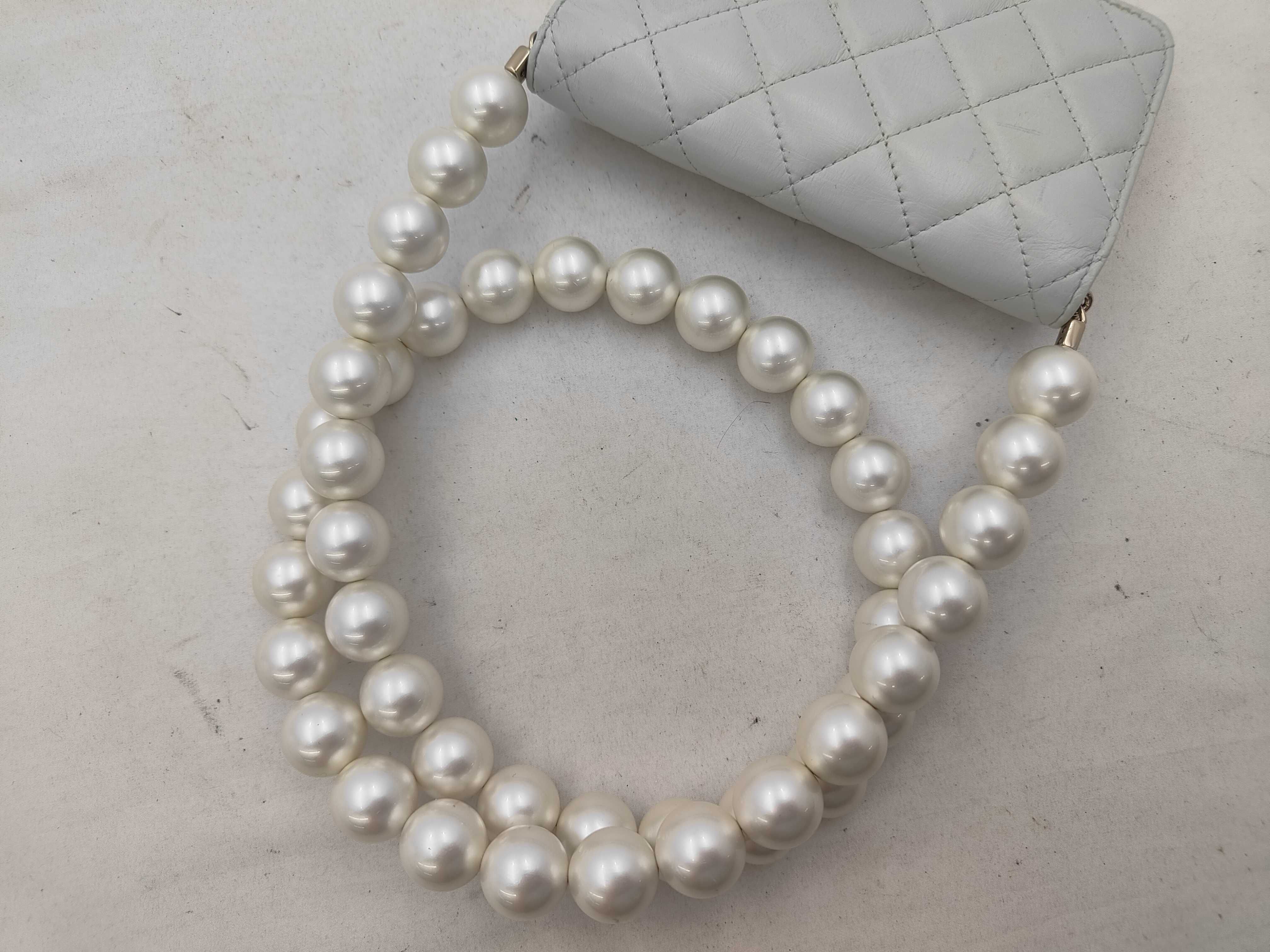 Pearl Strap Flap Wallet Matelassé AP1838 Shoulder Bag — view 3