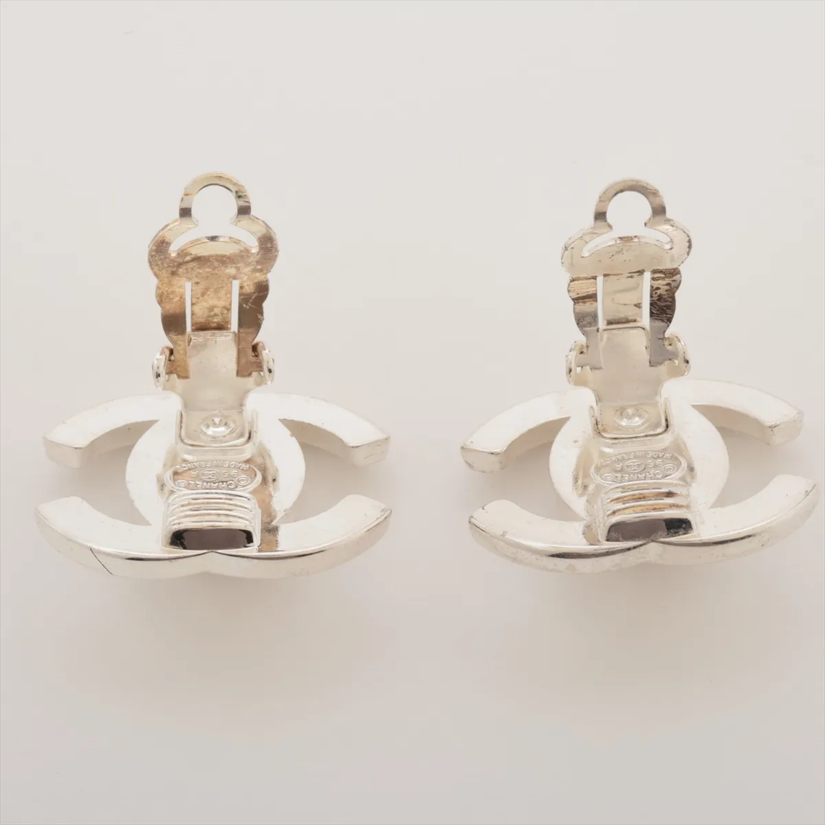 Coco Mark Turnlock 96A Earrings (Pair) Metal Silver - — view 4