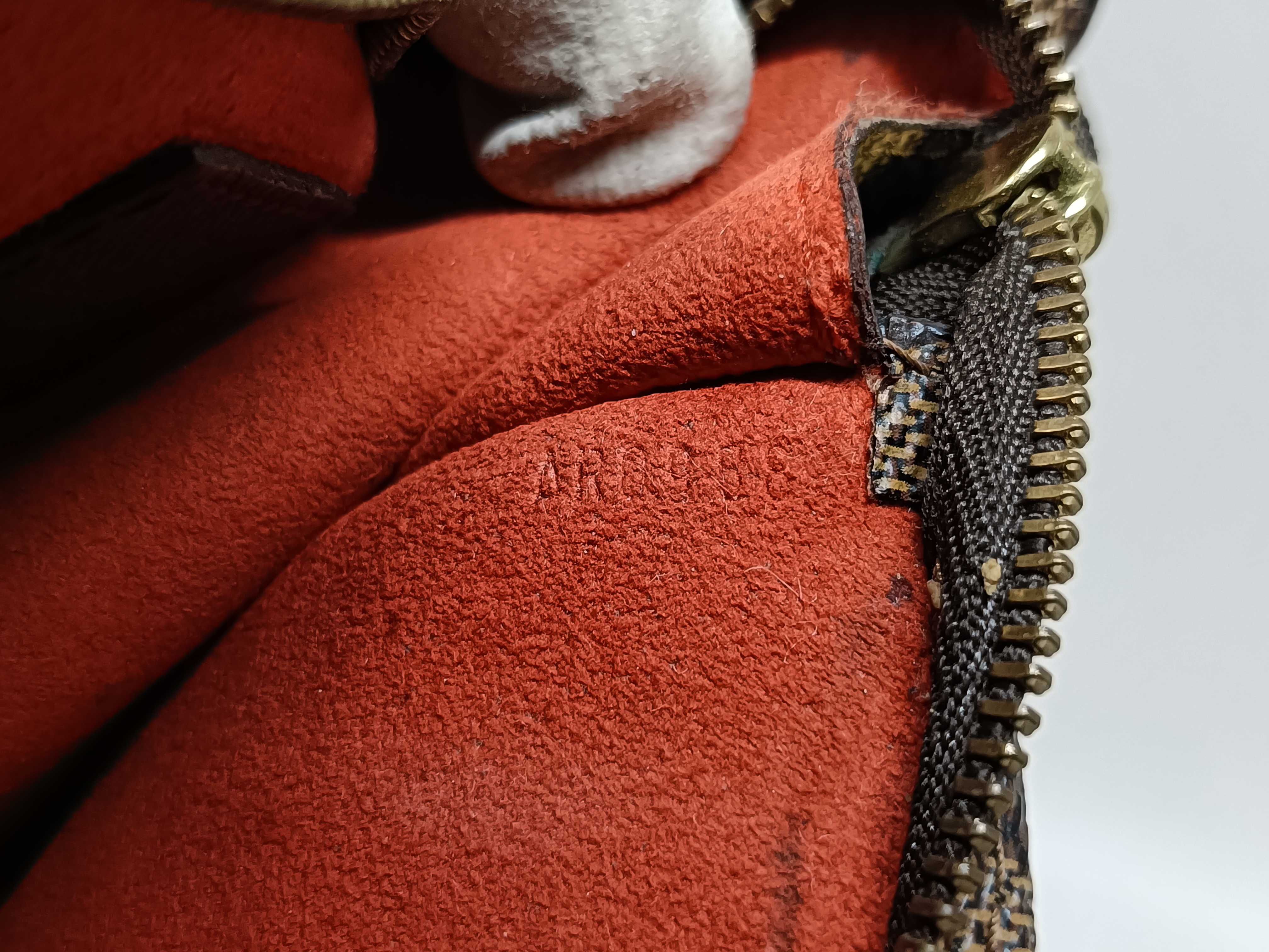 Damier Attached Pouch — view 10