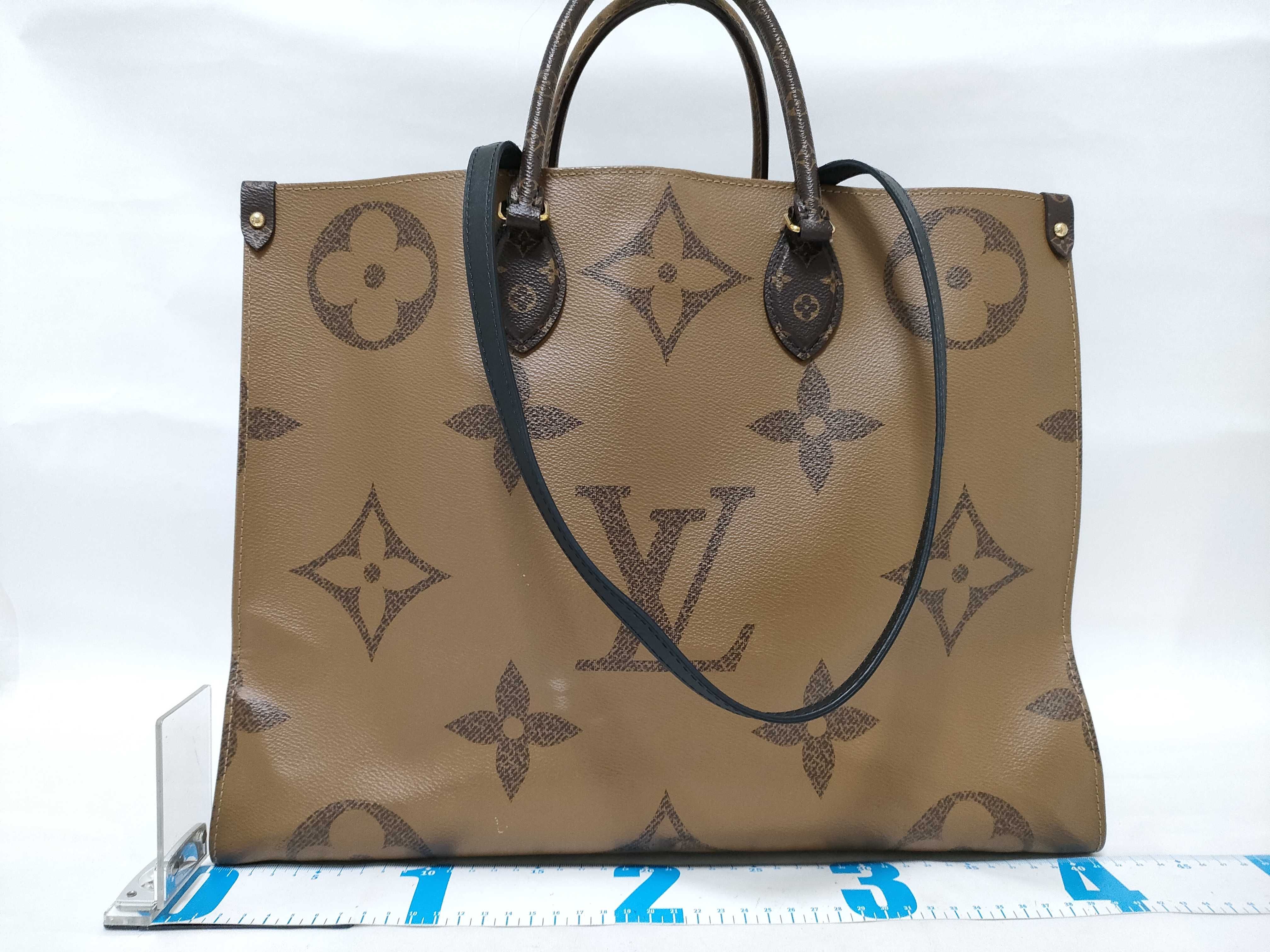 Monogram Giant Reverse OnTheGo Tote Bag — view 2