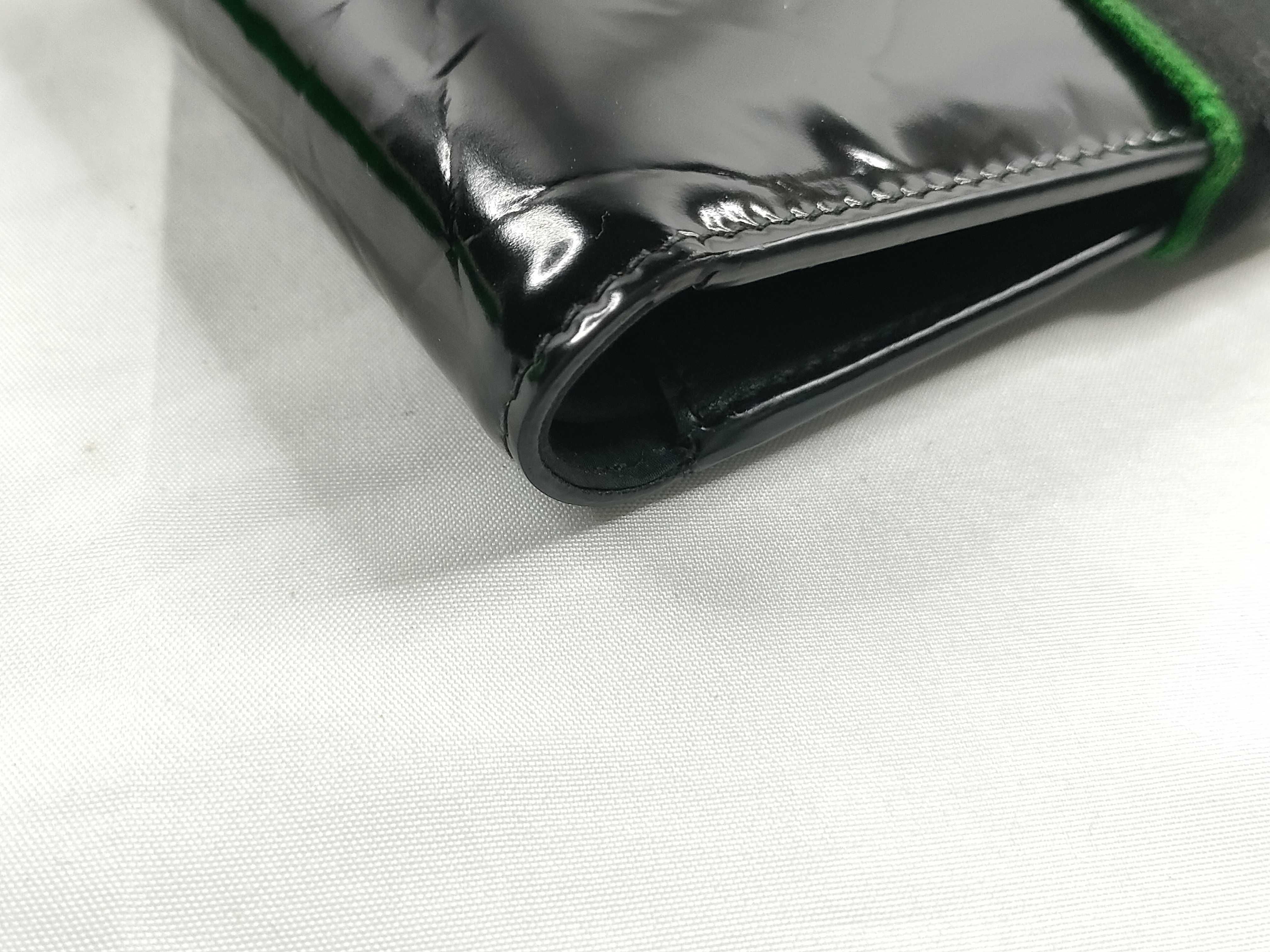 wallet — view 3