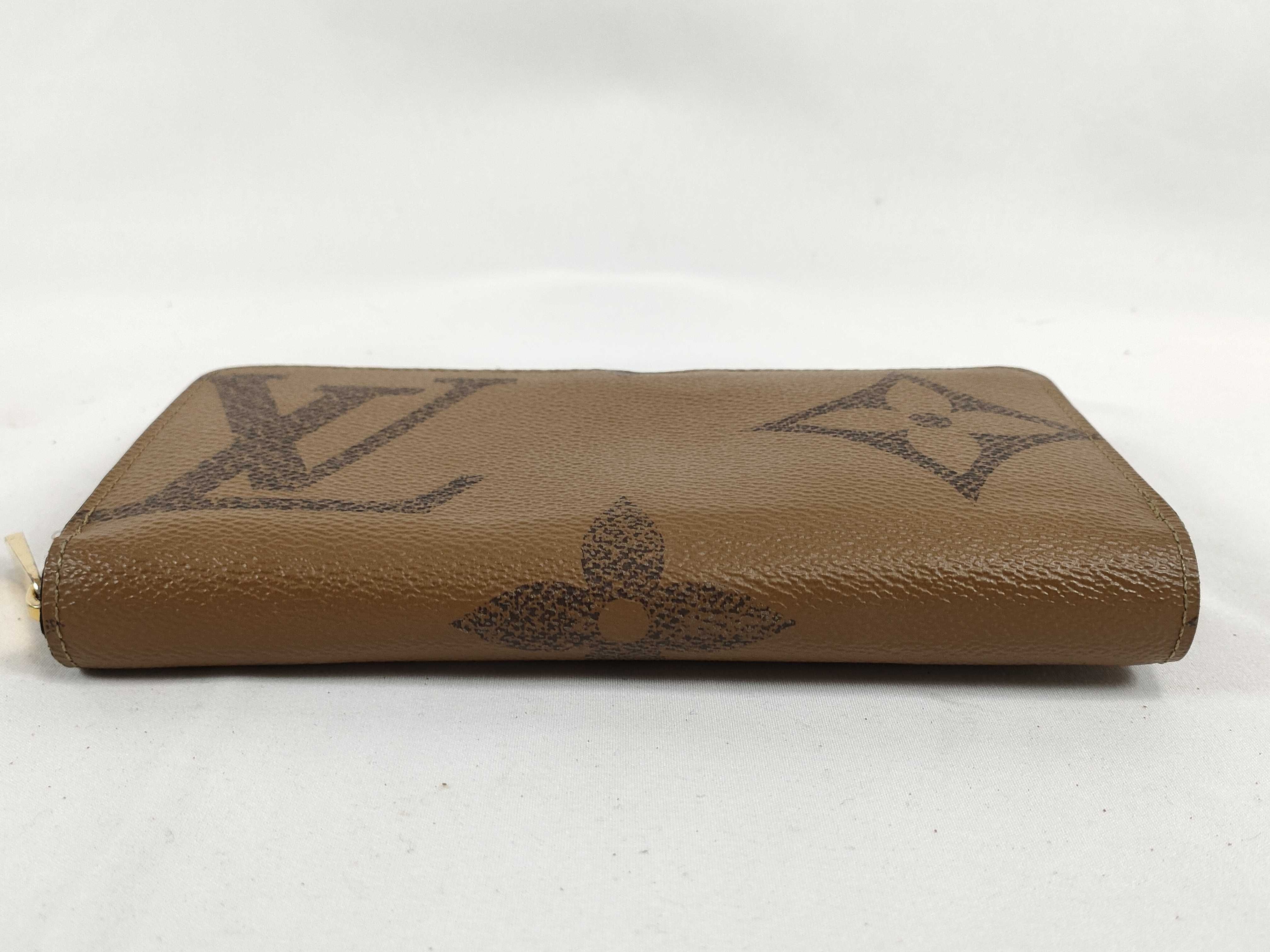 M67687 Zippy Wallet Giant Monogram Reverse IC Chip Wallet — view 3