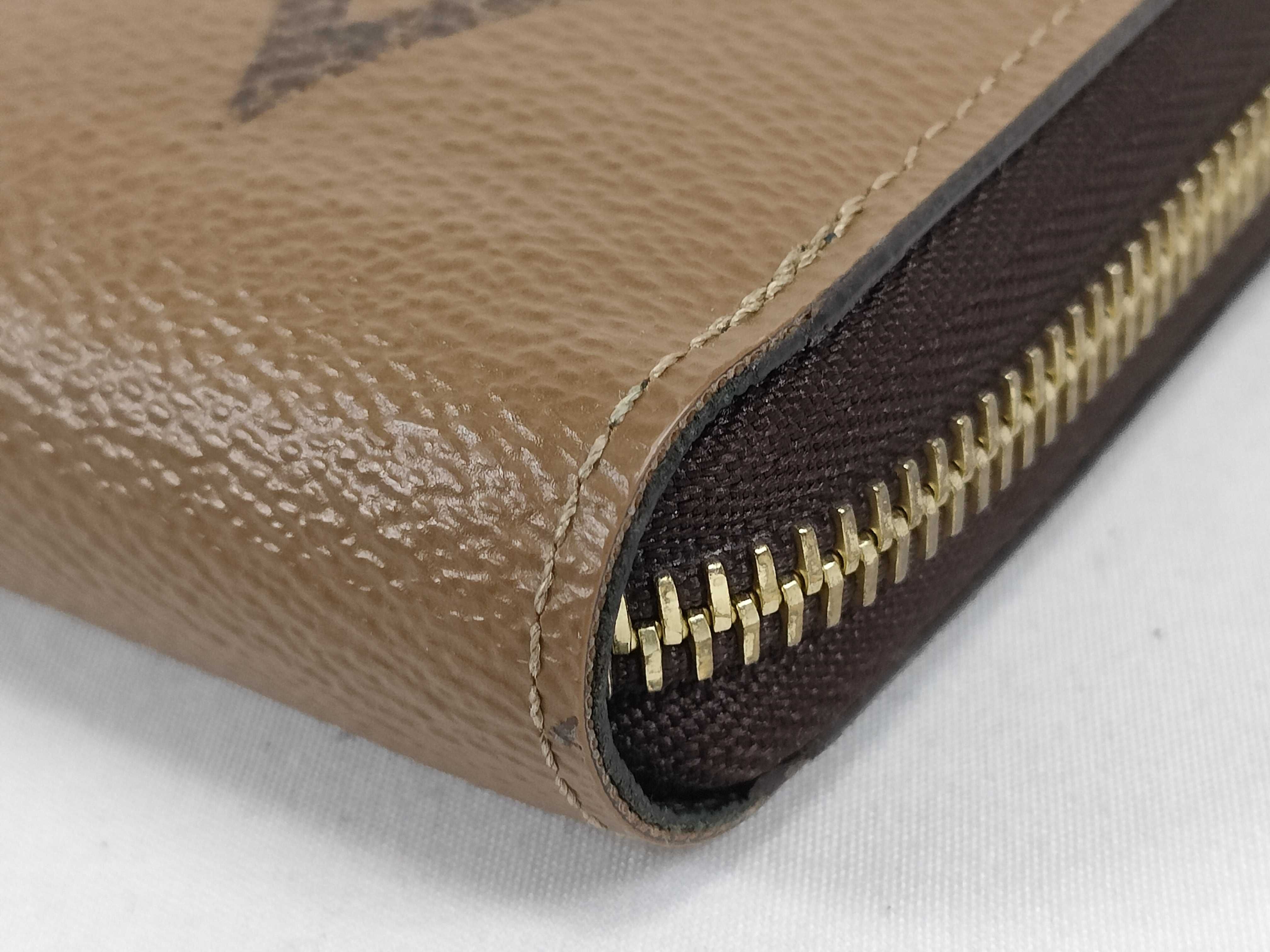 M67687 Zippy Wallet Giant Monogram Reverse IC Chip Wallet — view 4